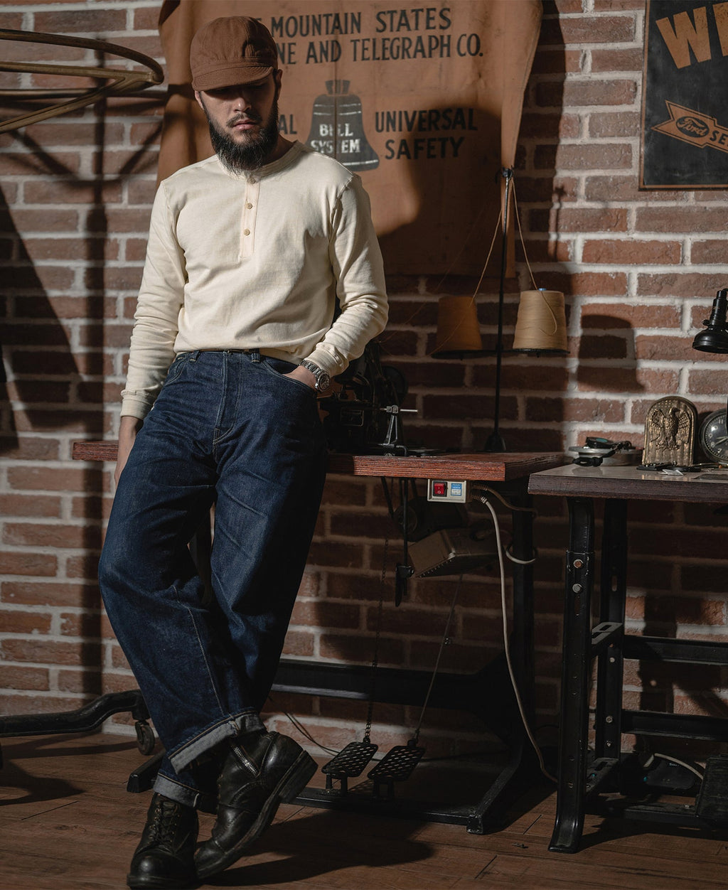 Chemise Henley à manches longues et coupe ajustée pour homme avec patte de boutonnage abricot