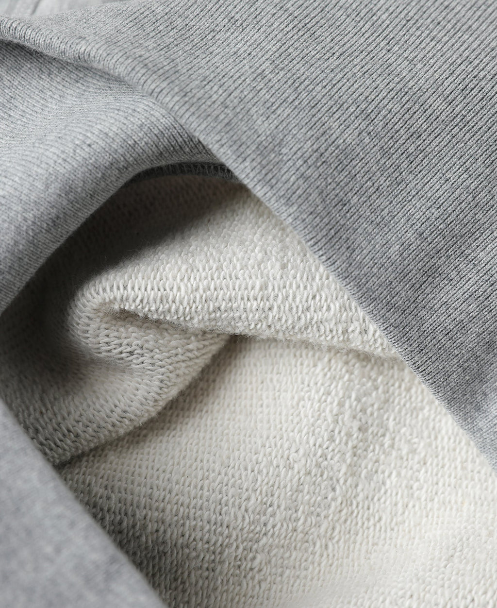 Sweat-shirt vintage demi-zip avec motif universitaire gris