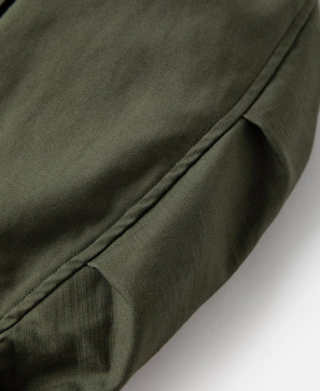 Veste militaire de terrain olive avec col montant et quatre poches