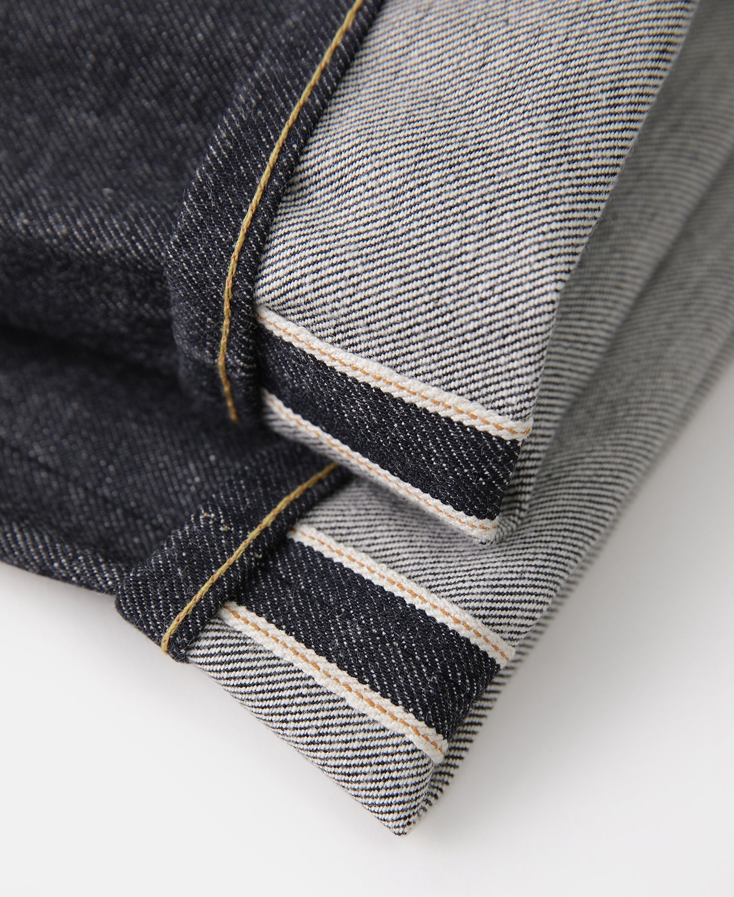 Jean en denim selvedge brut épais coupe droite indigo pour homme