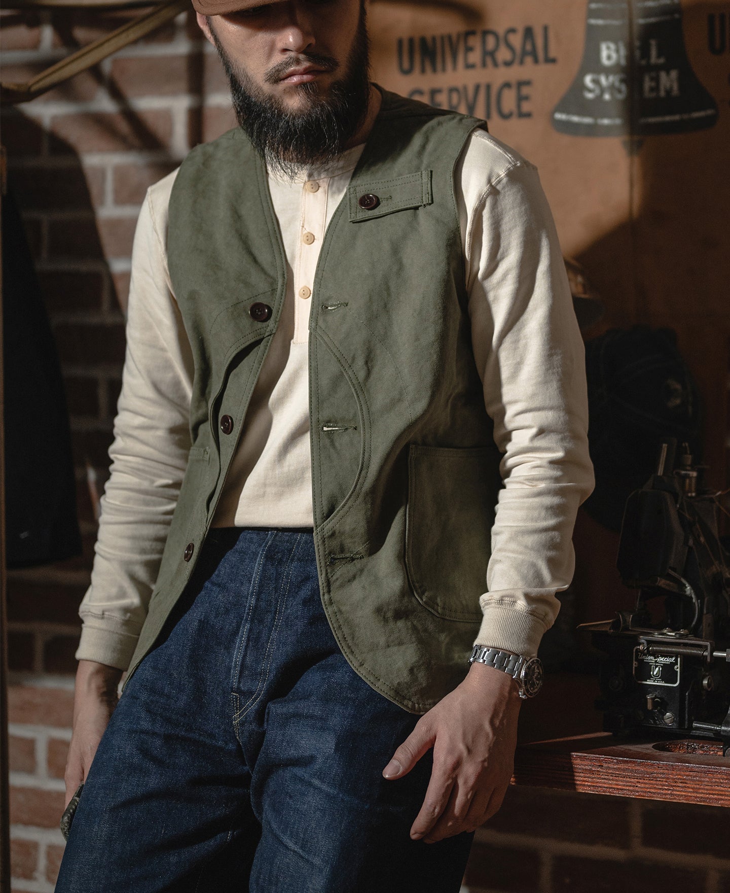 Chemise Henley à manches longues et coupe ajustée pour homme avec patte de boutonnage abricot