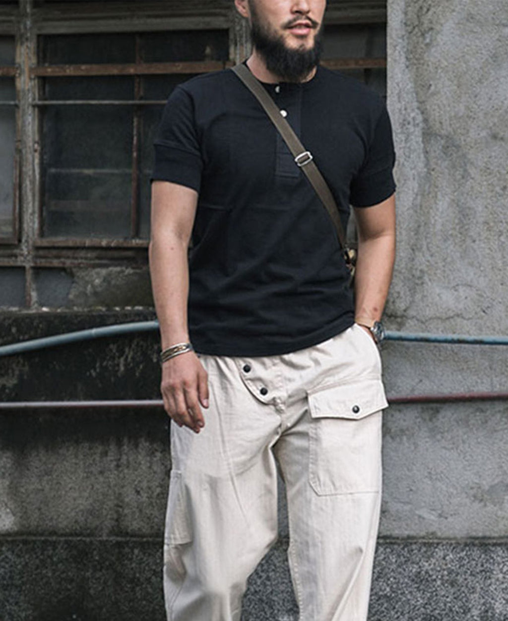 T-shirt Henley classique noir en coton à manches courtes, haut décontracté pour tous les jours