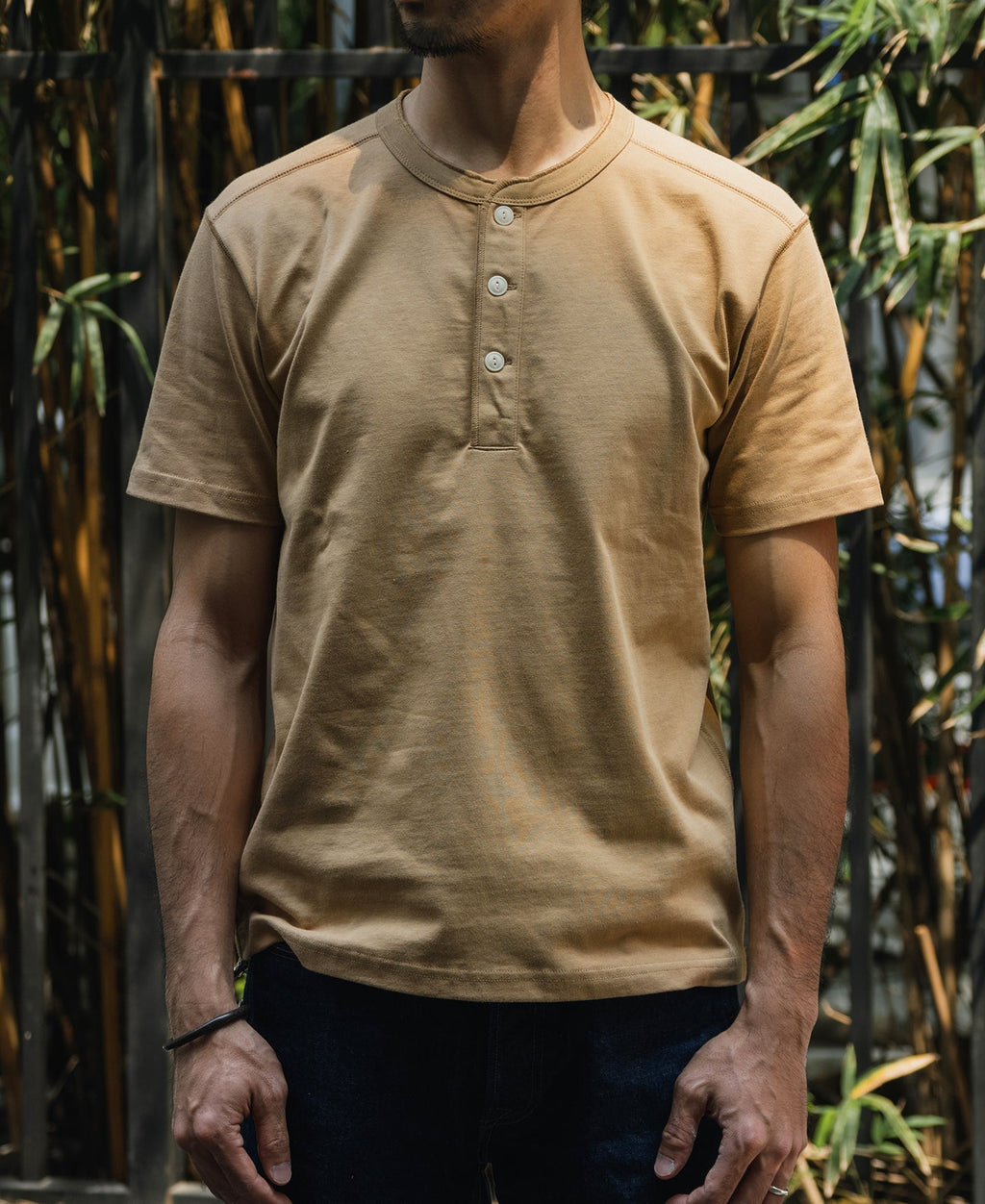T-shirt Henley en coton épais à manches courtes Kaki Patte de boutonnage Coupe décontractée