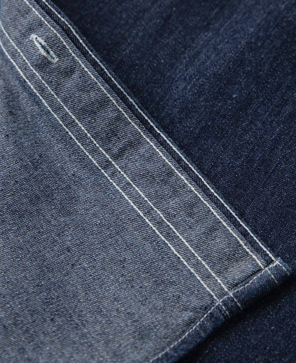 Chemise de travail à manches longues en denim bleu épais avec poches poitrine