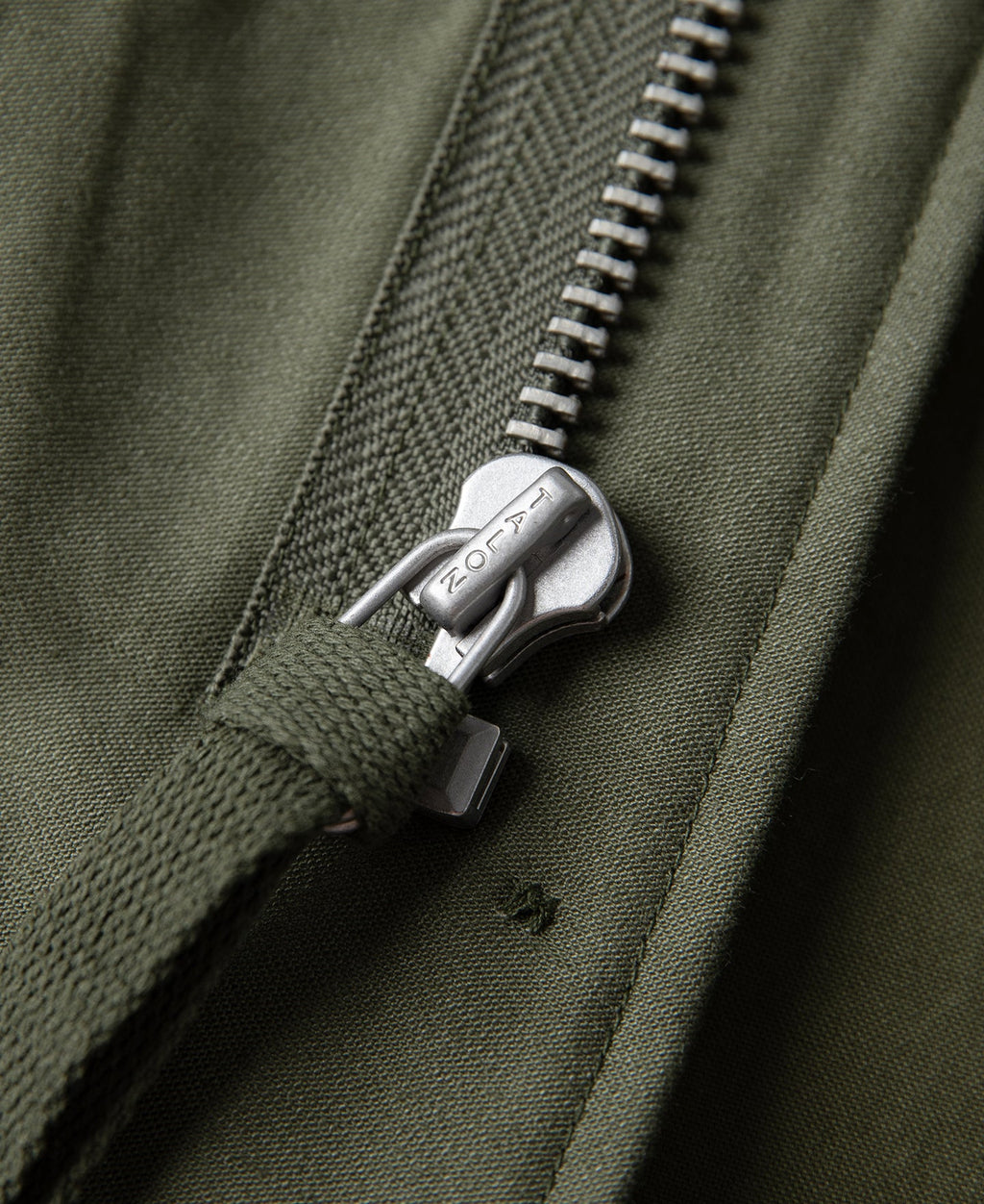 Veste militaire de terrain olive avec col montant et quatre poches