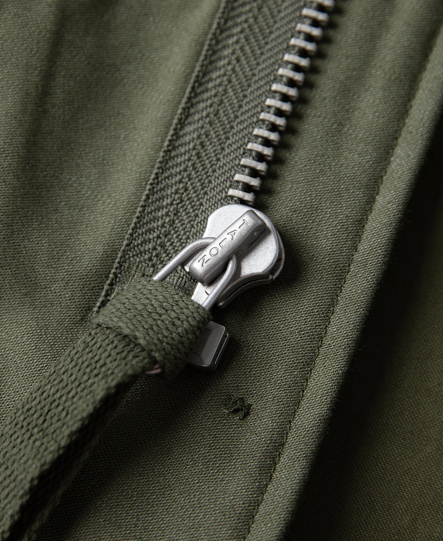 Veste militaire de terrain olive avec col montant et quatre poches