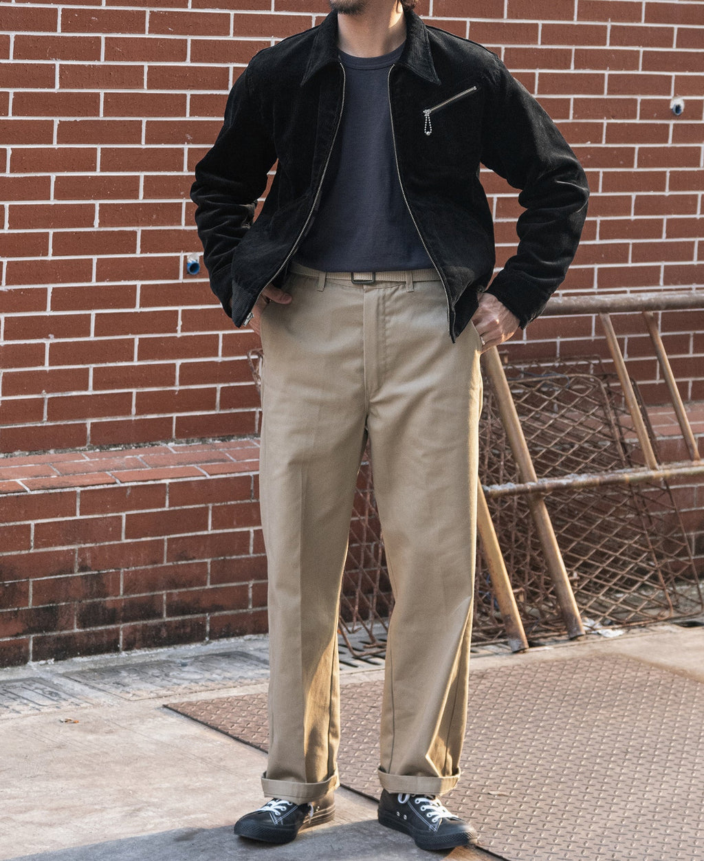 Blouson bombardier zippé en velours côtelé épais noir pour homme, texture côtelée