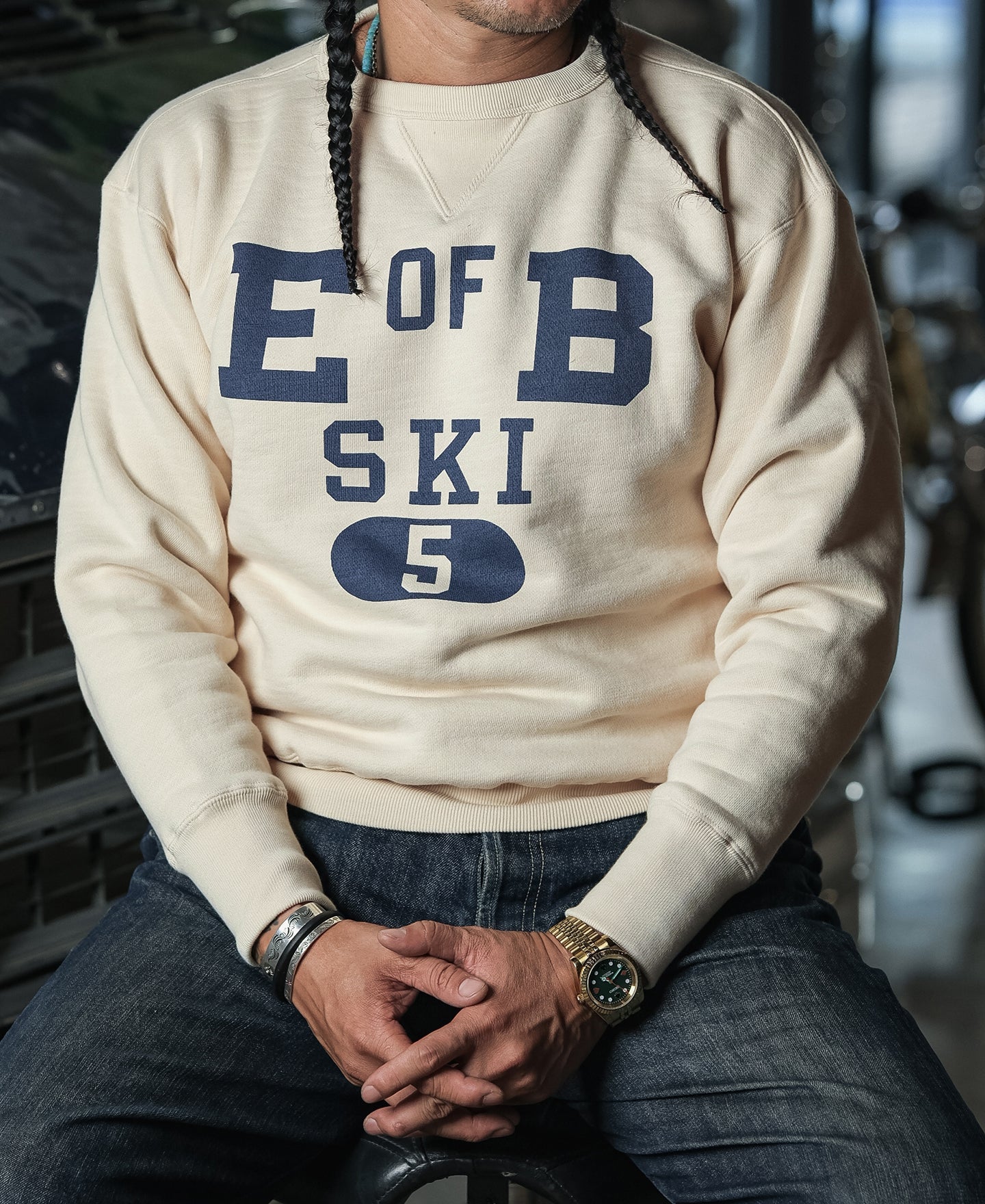 Sweat-shirt ras du cou épais de ski vintage graphique abricot avec empiècement en V
