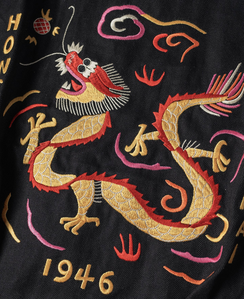 Veste de souvenir Dragon noir brodé surpiquée contrastante à boutons