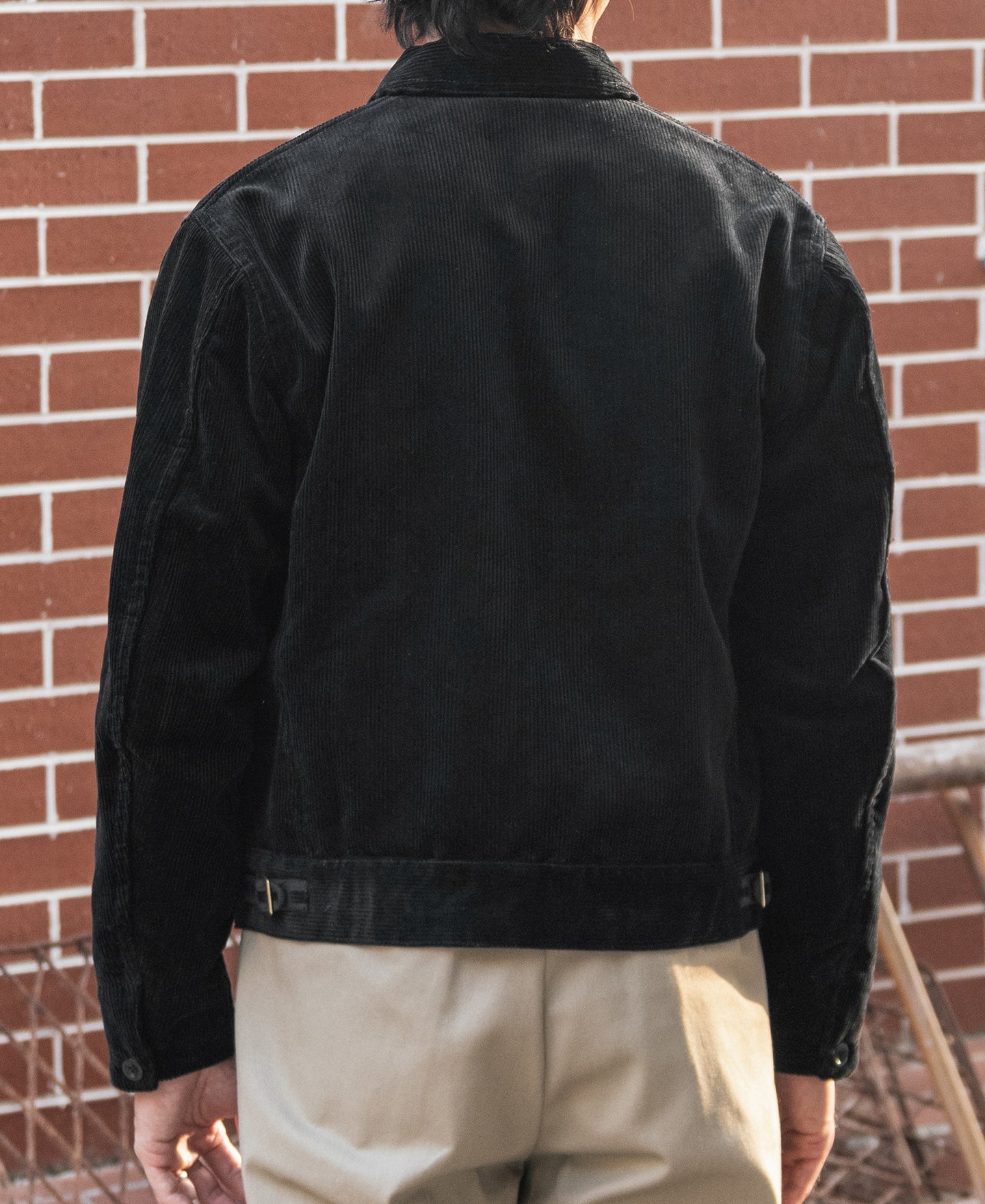 Blouson bombardier zippé en velours côtelé épais noir pour homme, texture côtelée