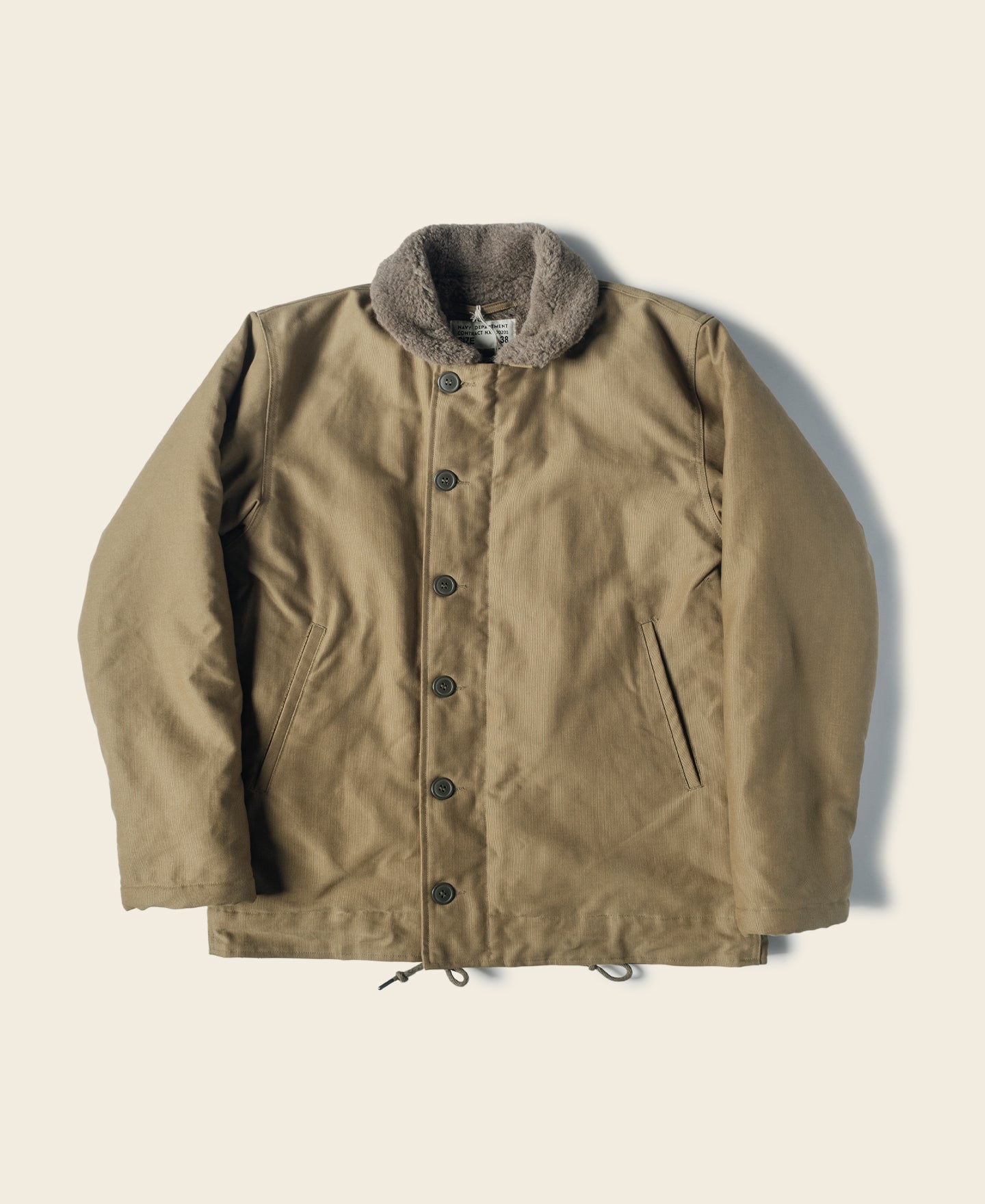 Veste de pont N-1 kaki style militaire avec col sherpa et boutonnage sur le devant pour homme