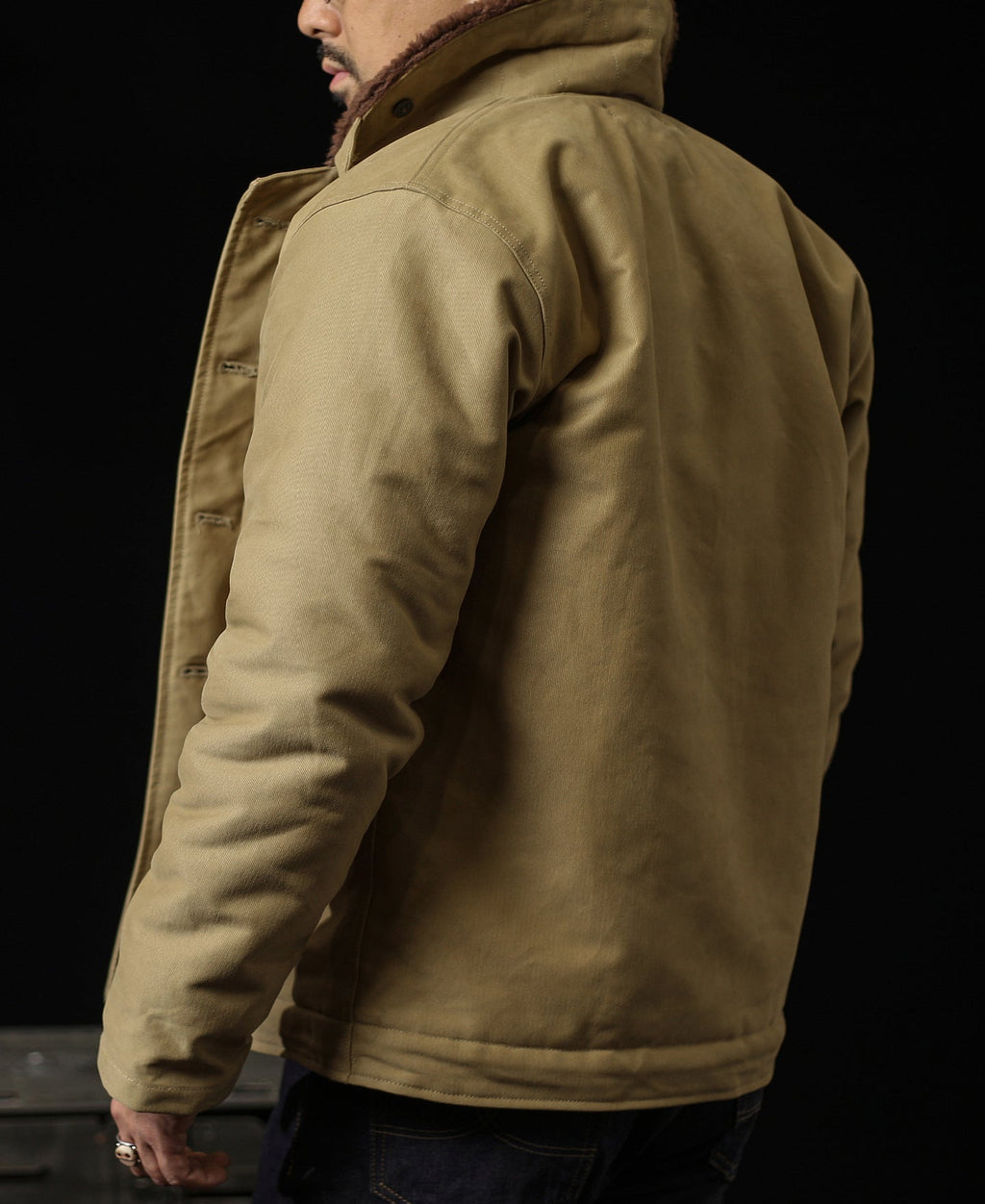 Veste militaire vintage kaki à col sherpa marron et boutonnage frontal pour homme