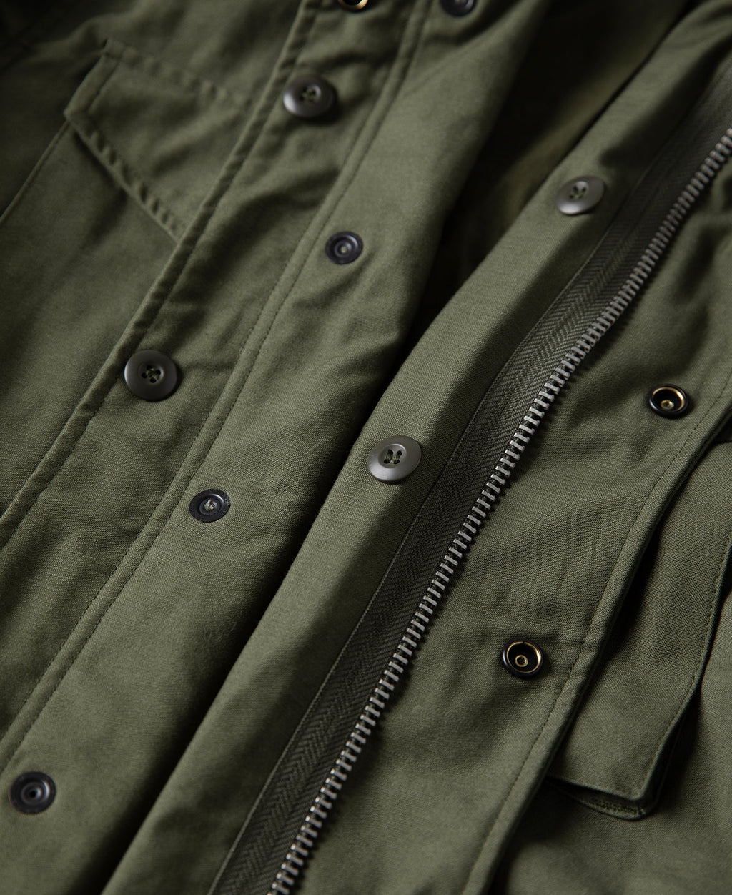 Veste militaire de terrain olive avec col montant et quatre poches