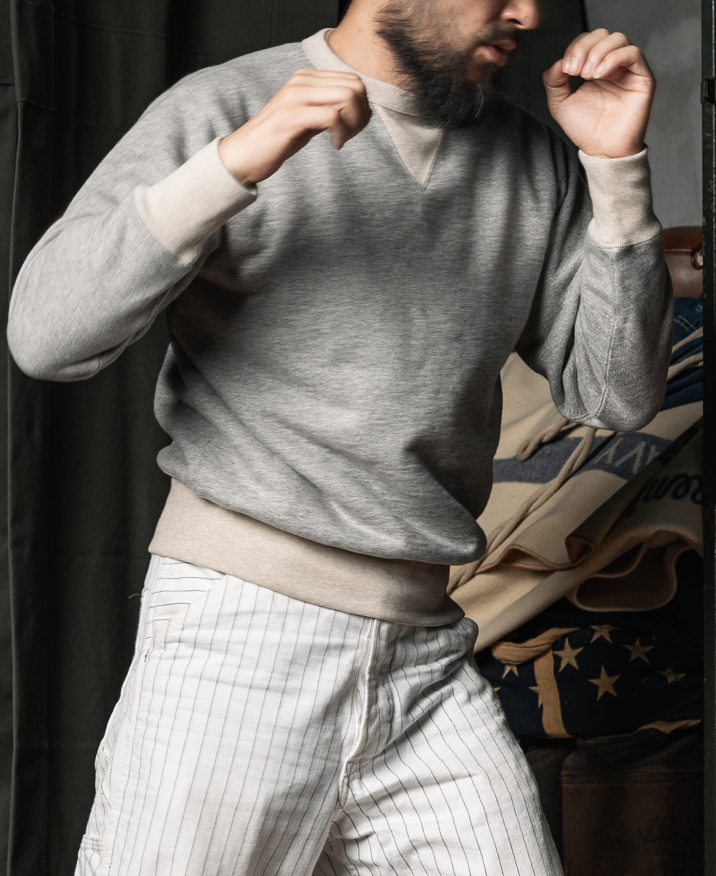Sweat-shirt ras du cou en molleton gris pour homme, coupe décontractée, manches longues, à enfiler