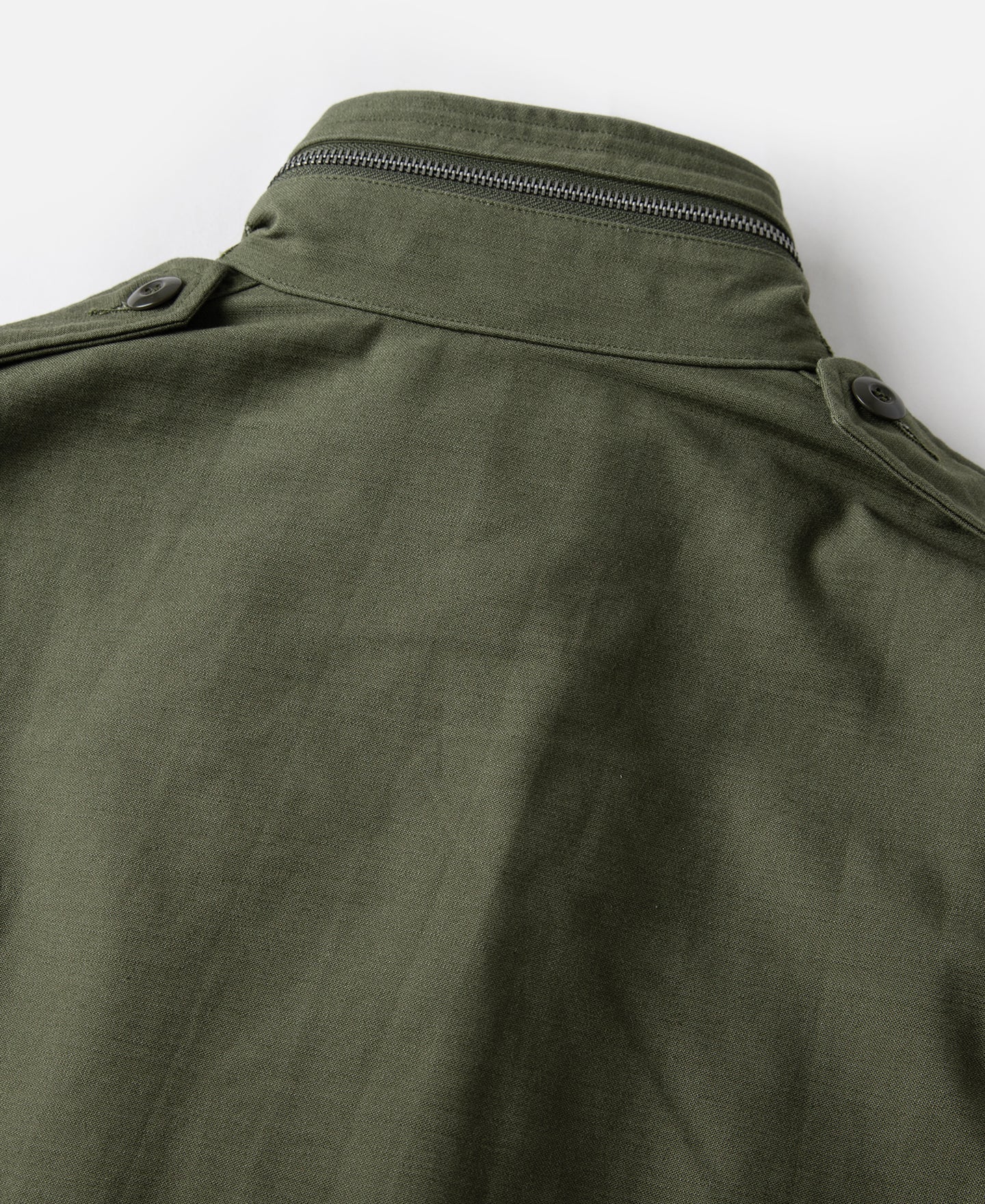 Veste militaire de terrain olive avec col montant et quatre poches