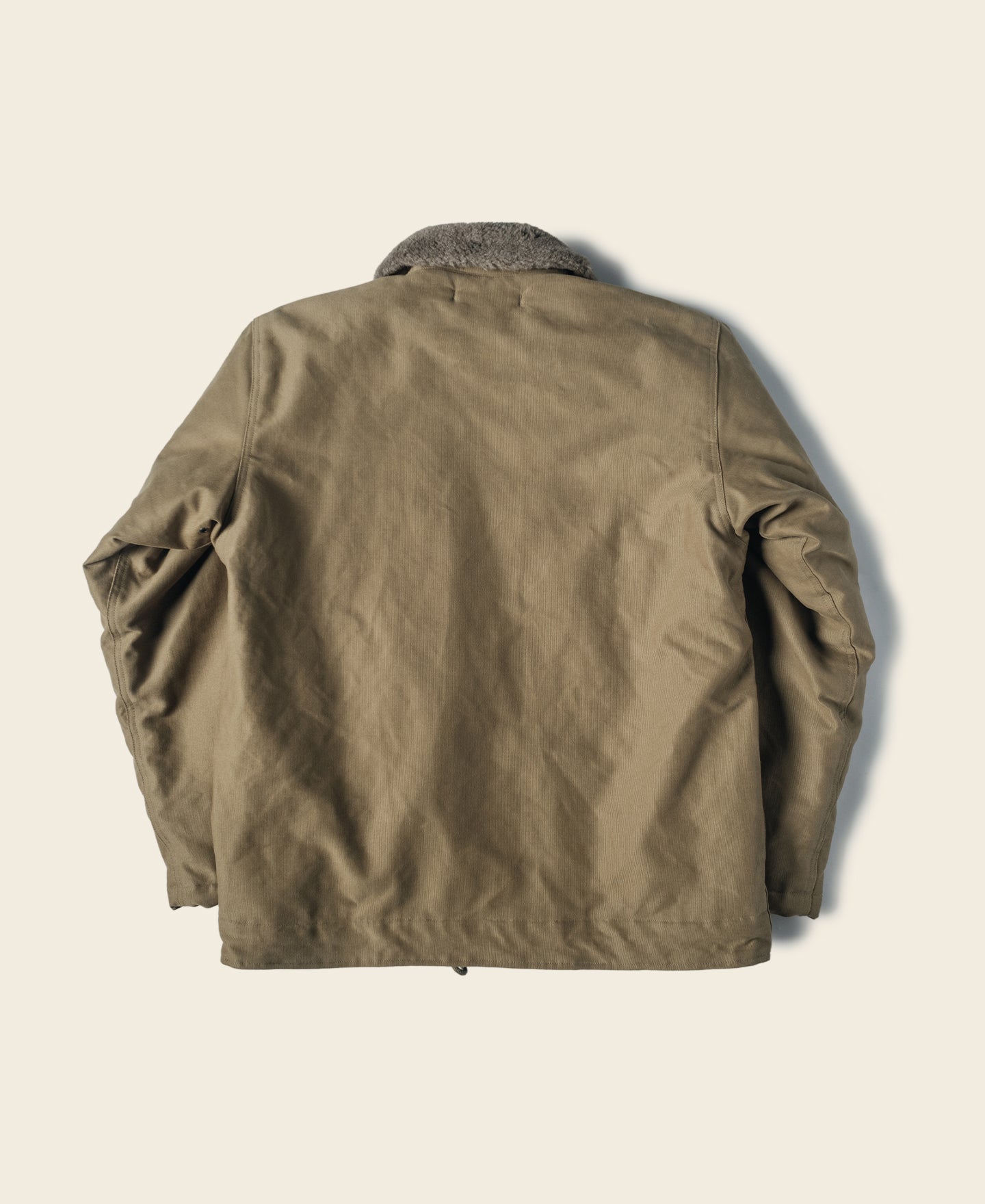 Veste de pont N-1 kaki style militaire avec col sherpa et boutonnage sur le devant pour homme