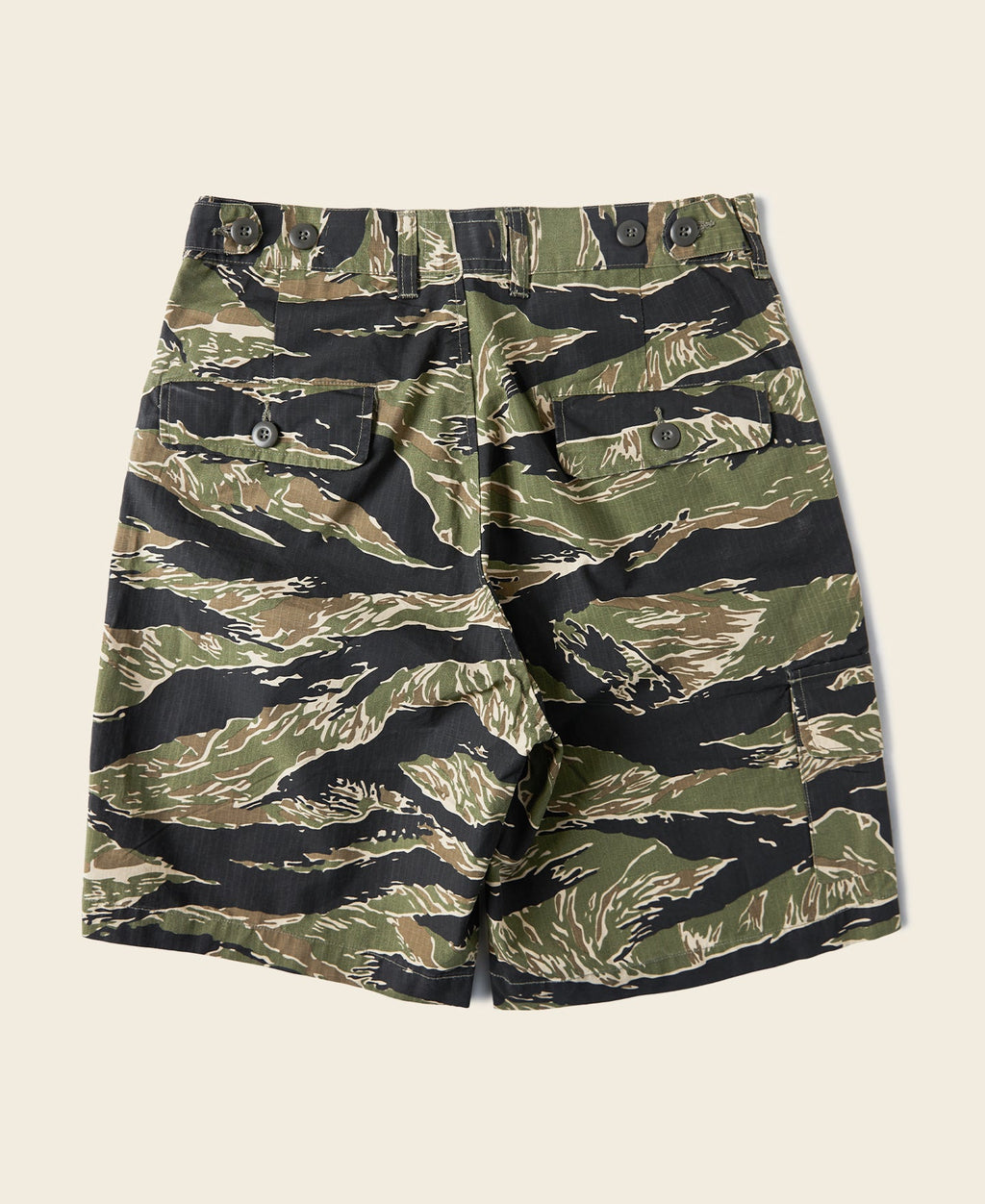 Short cargo vert et noir style militaire camouflage à rayures tigrées pour homme