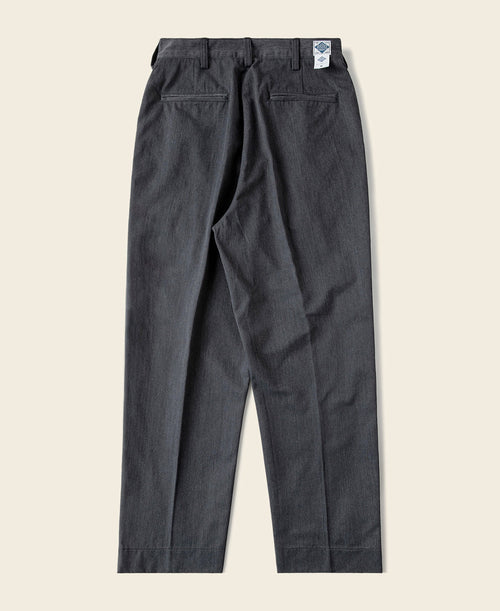 Pantalon chino gris foncé à double pli, taille haute, coupe fuselée vintage