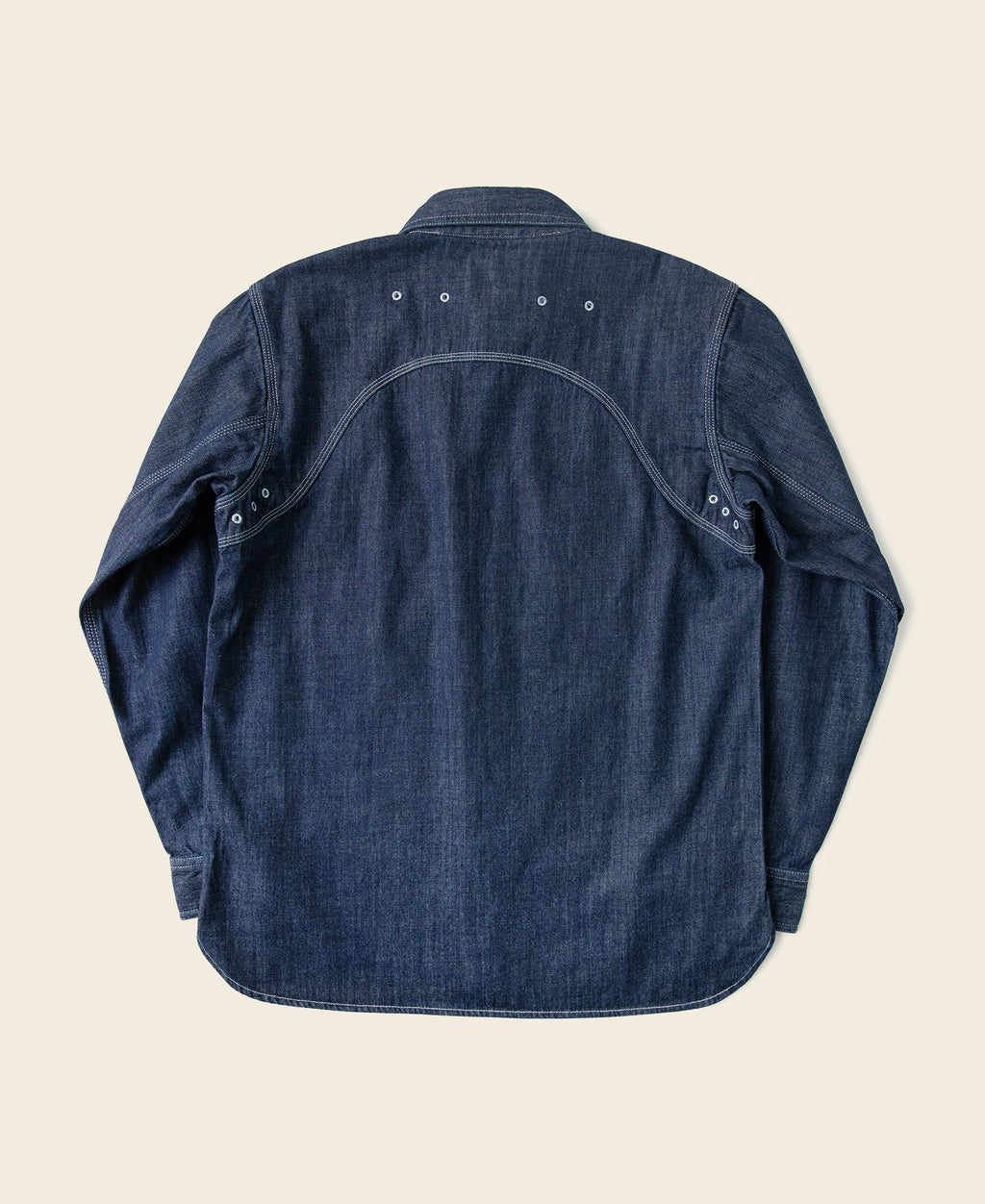 Chemise de travail Indigo en jean à manches longues, poches poitrine et boutonnage.
