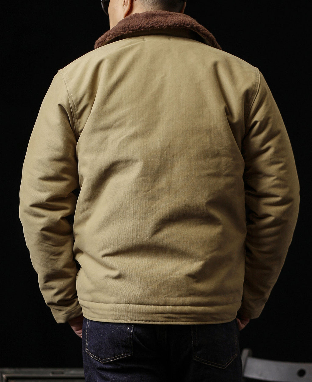 Veste militaire vintage kaki à col sherpa marron et boutonnage frontal pour homme