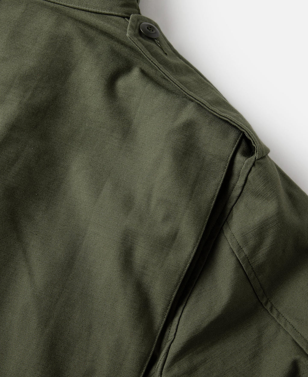 Veste militaire de terrain olive avec col montant et quatre poches