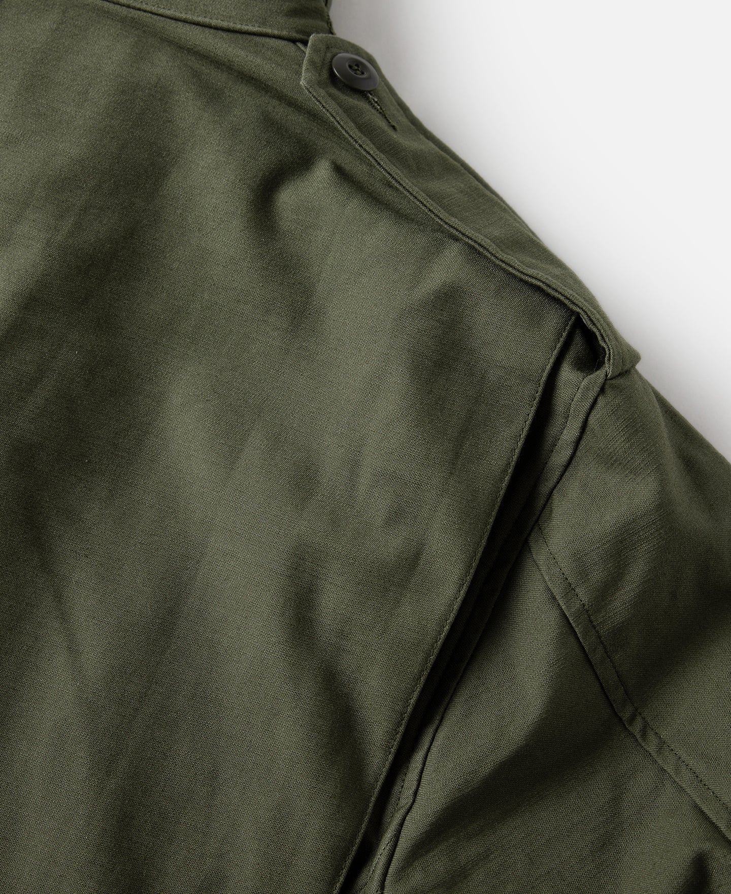 Veste militaire de terrain olive avec col montant et quatre poches