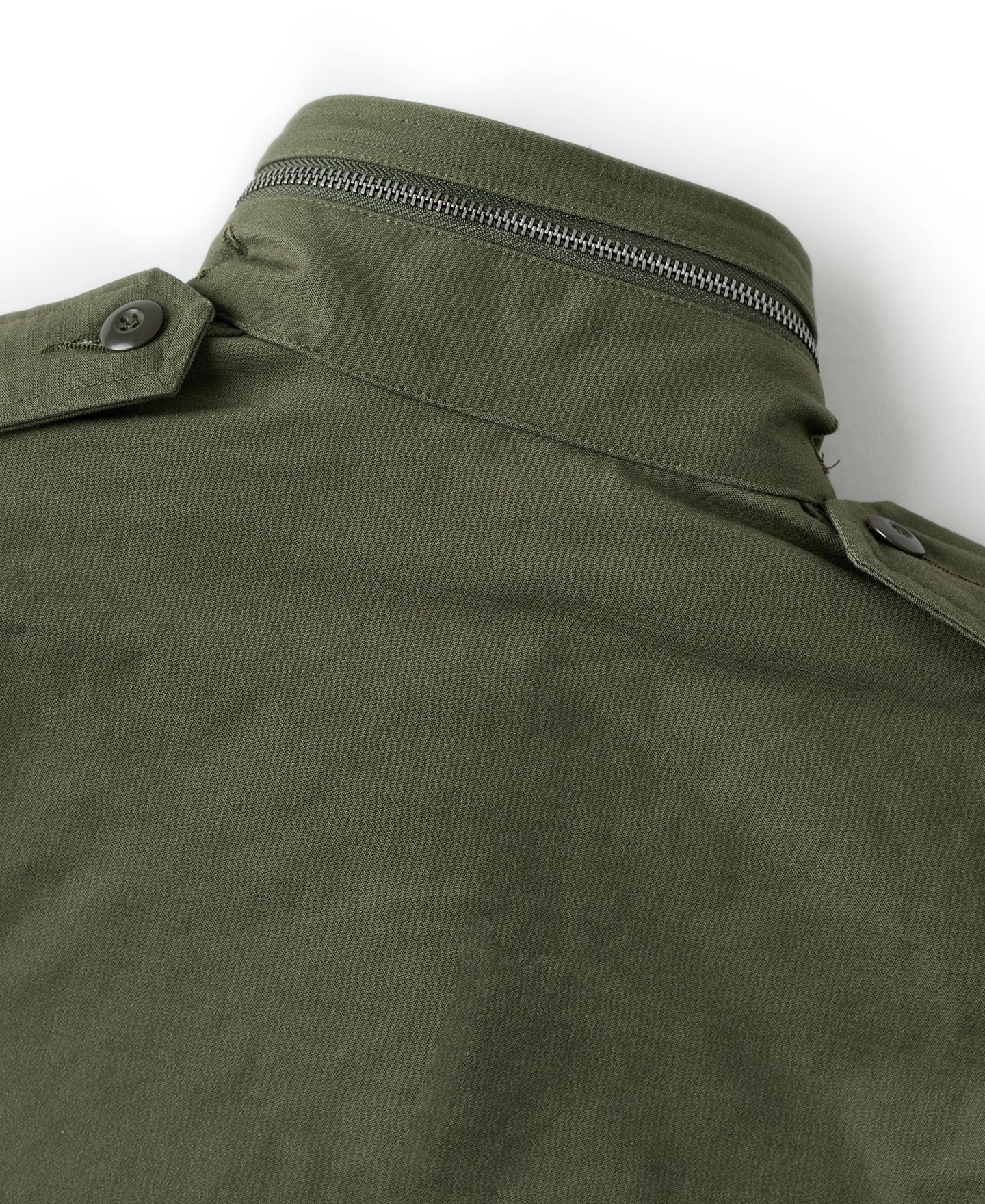 Veste militaire M-65 vert olive avec écussons brodés