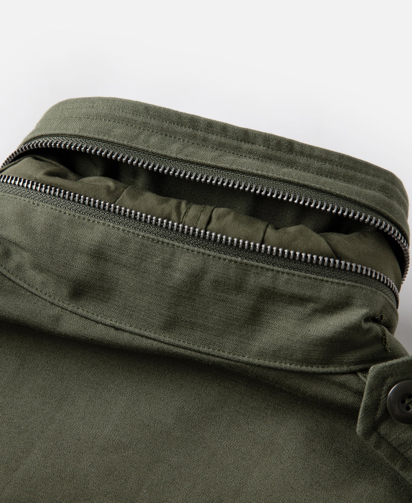 Veste militaire de terrain olive avec col montant et quatre poches