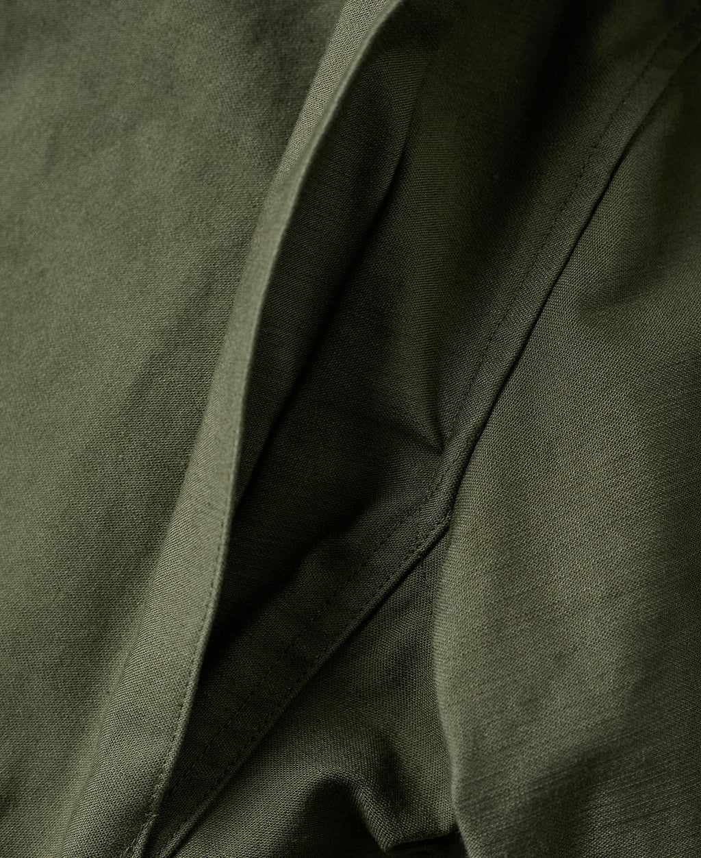 Veste militaire M-65 vert olive avec écussons brodés