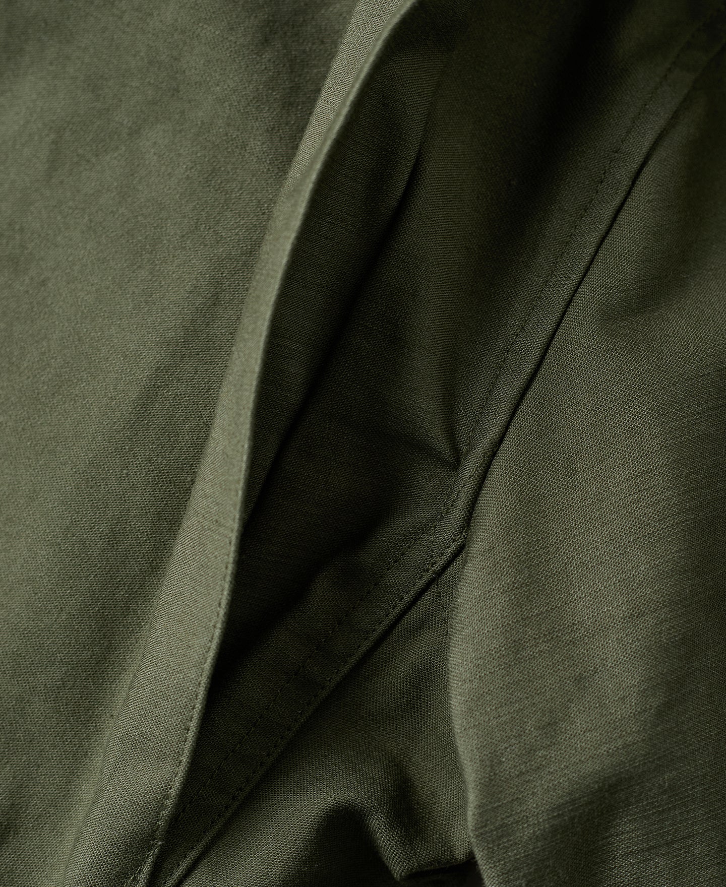 Veste militaire M-65 vert olive avec écussons brodés