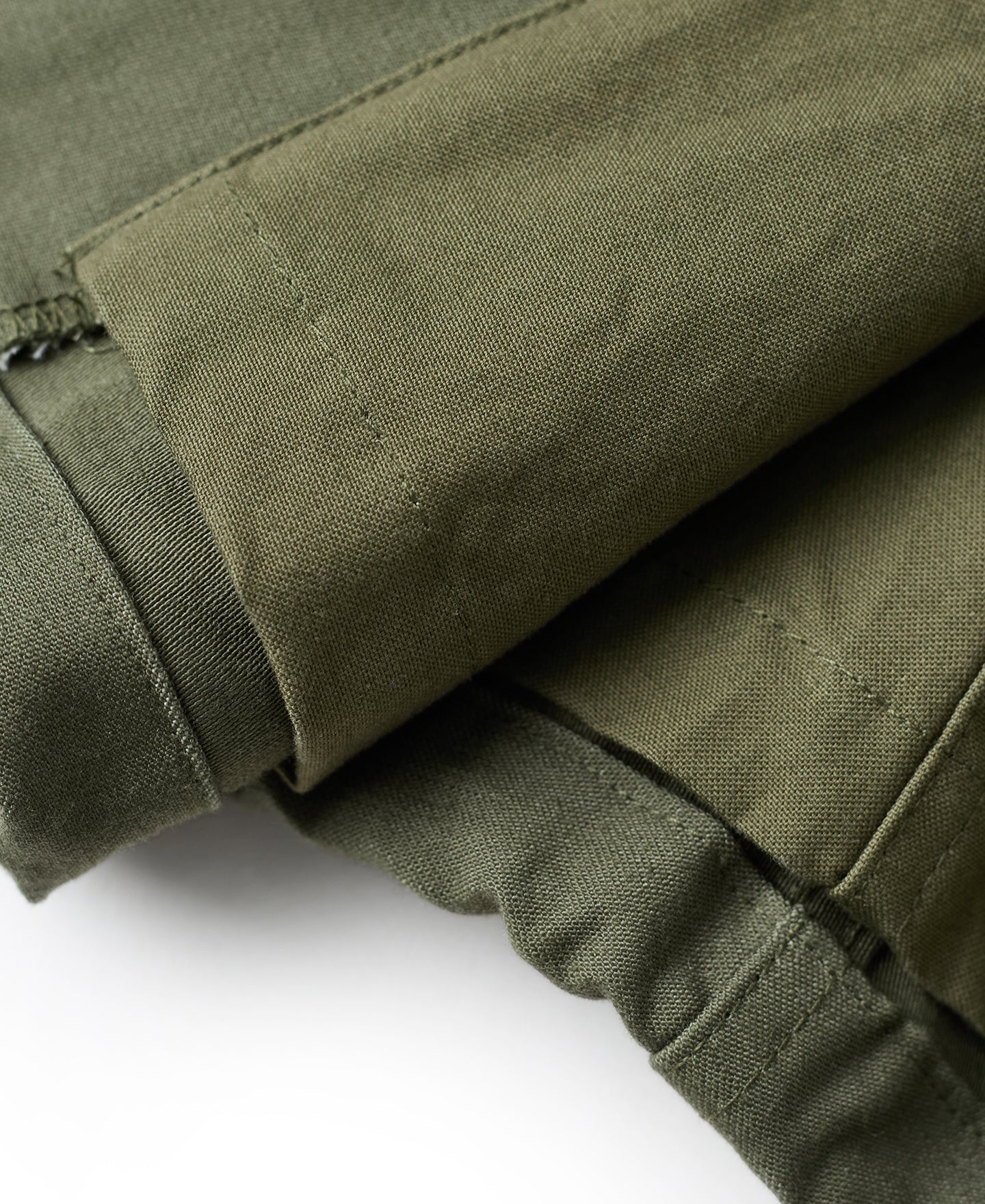 Veste militaire M-65 vert olive avec écussons brodés