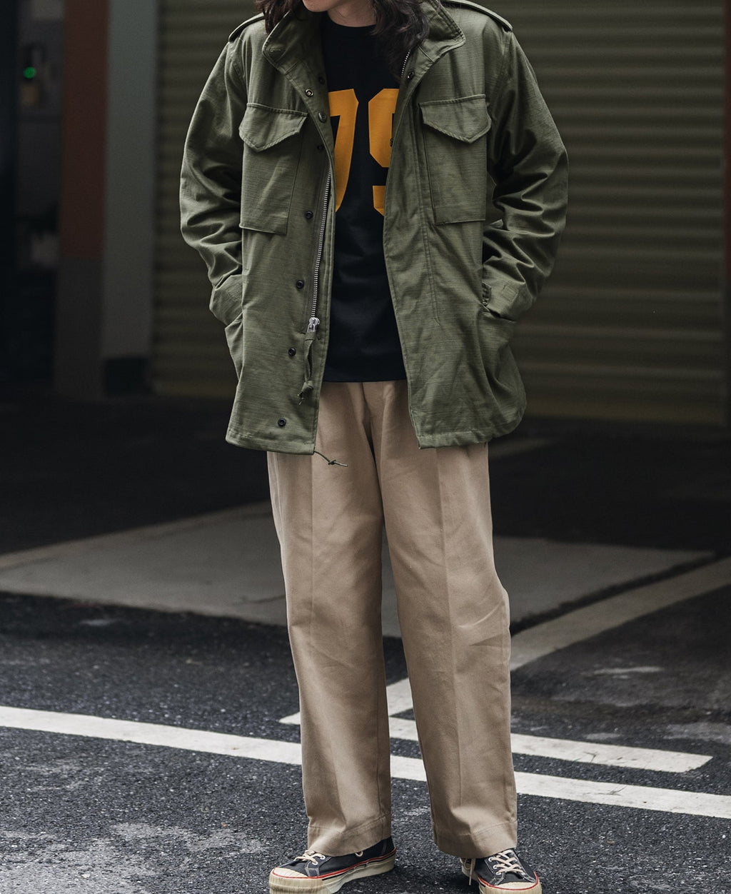 Veste militaire de terrain olive avec col montant et quatre poches