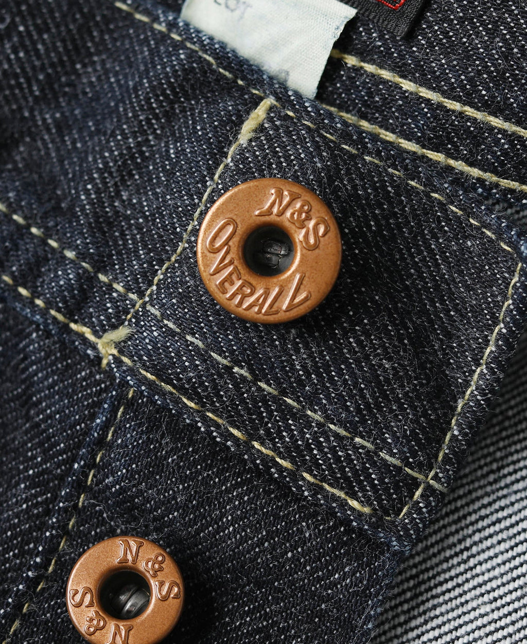 Jean large en denim selvedge indigo coupe décontractée avec revers