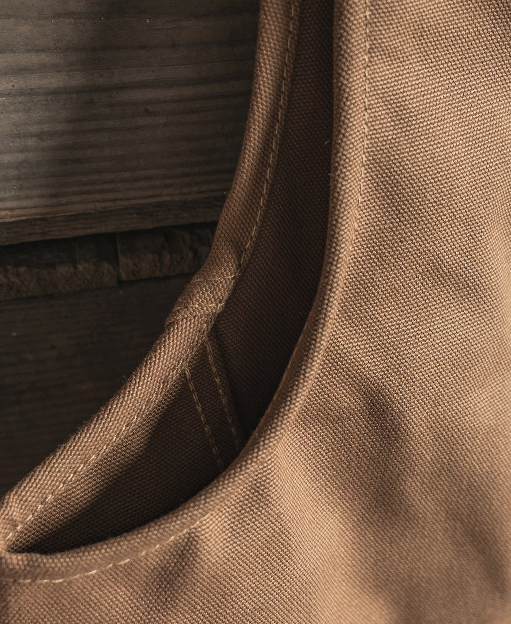 Gilet de chasse kaki épais en toile avec poches à gibier et fermeture boutonnée