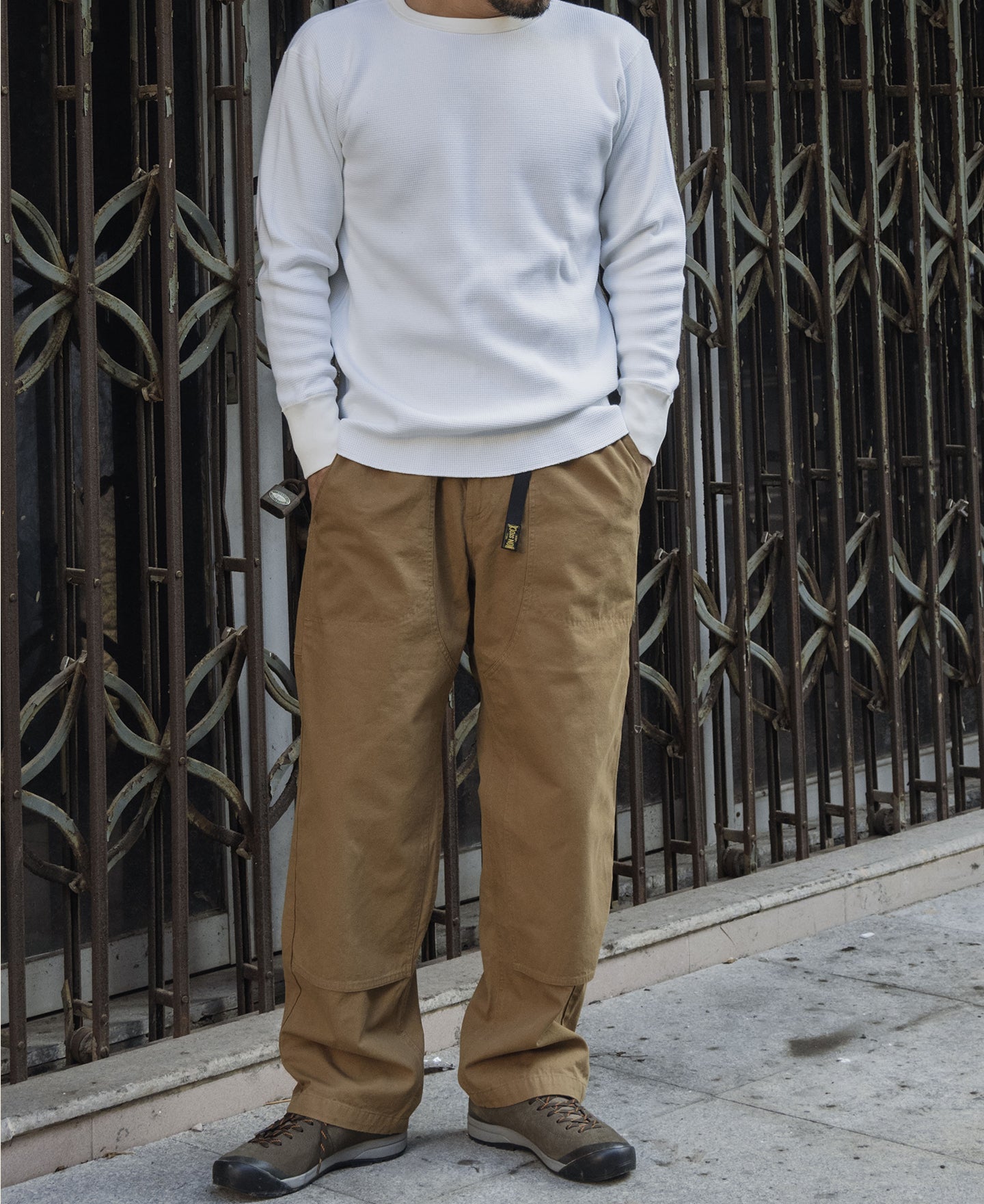 Pantalon d'escalade kaki en toile de coton avec ceinture élastique