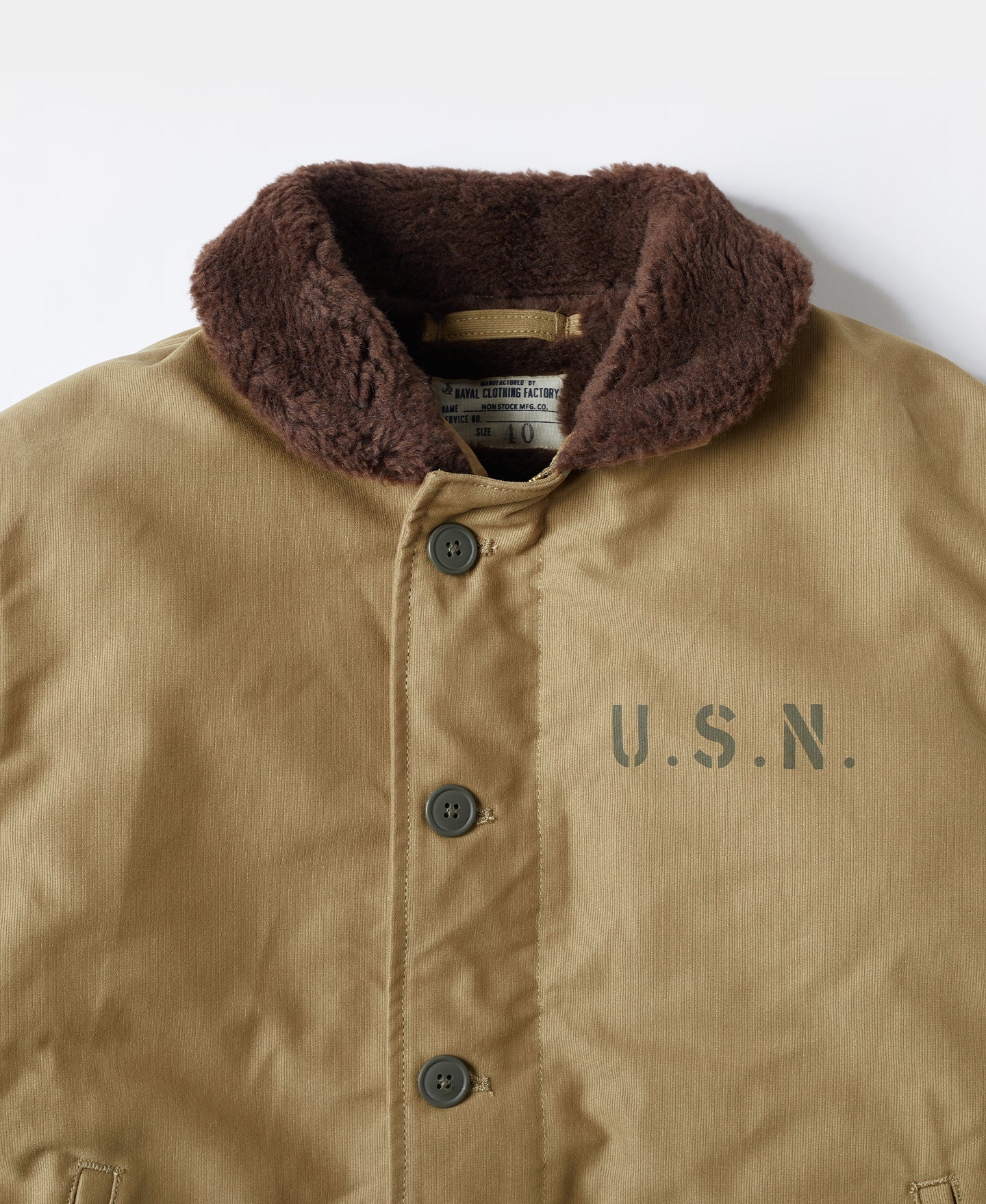 Veste militaire vintage kaki à col sherpa marron et boutonnage frontal pour homme