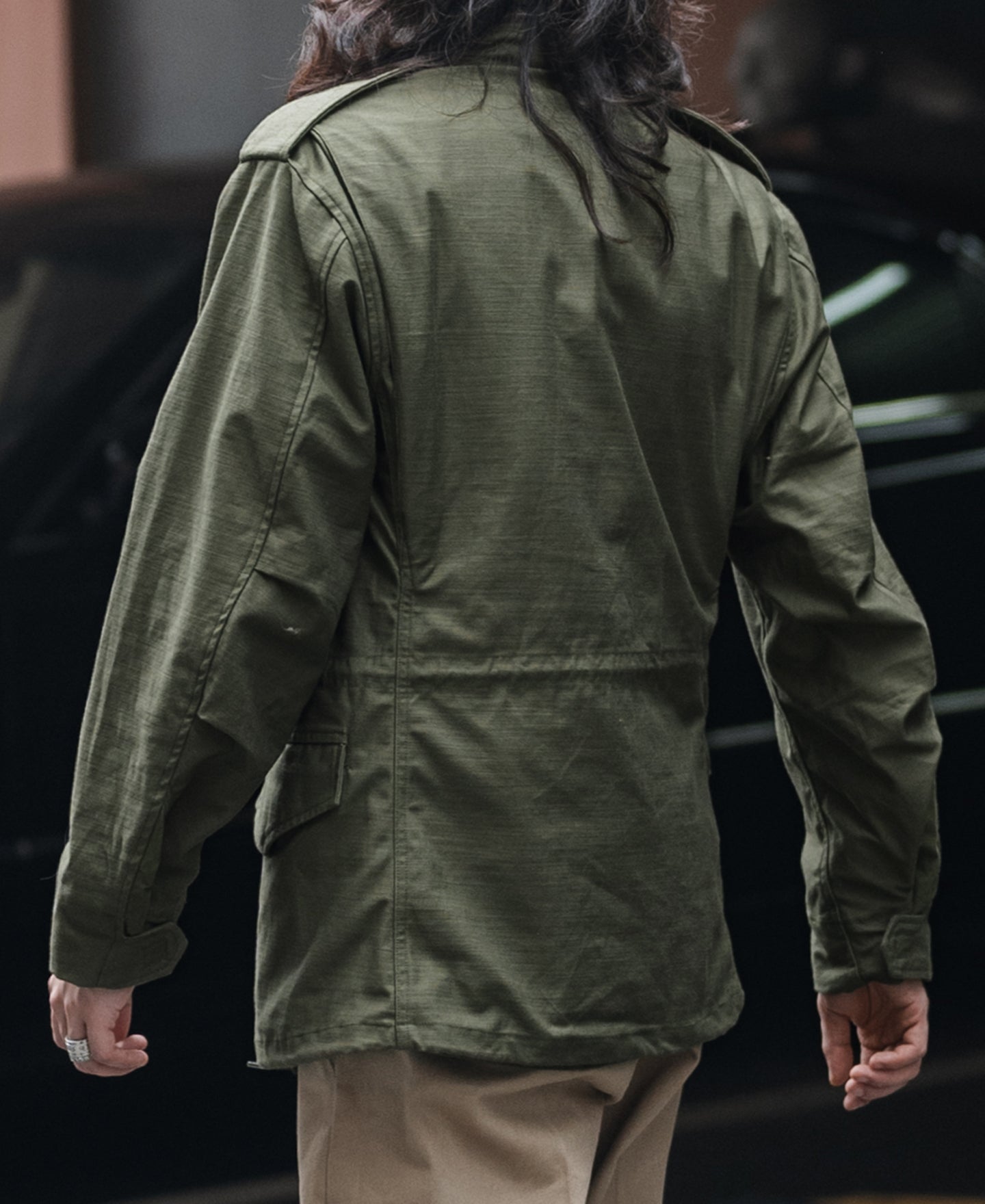 Veste militaire de terrain olive avec col montant et quatre poches