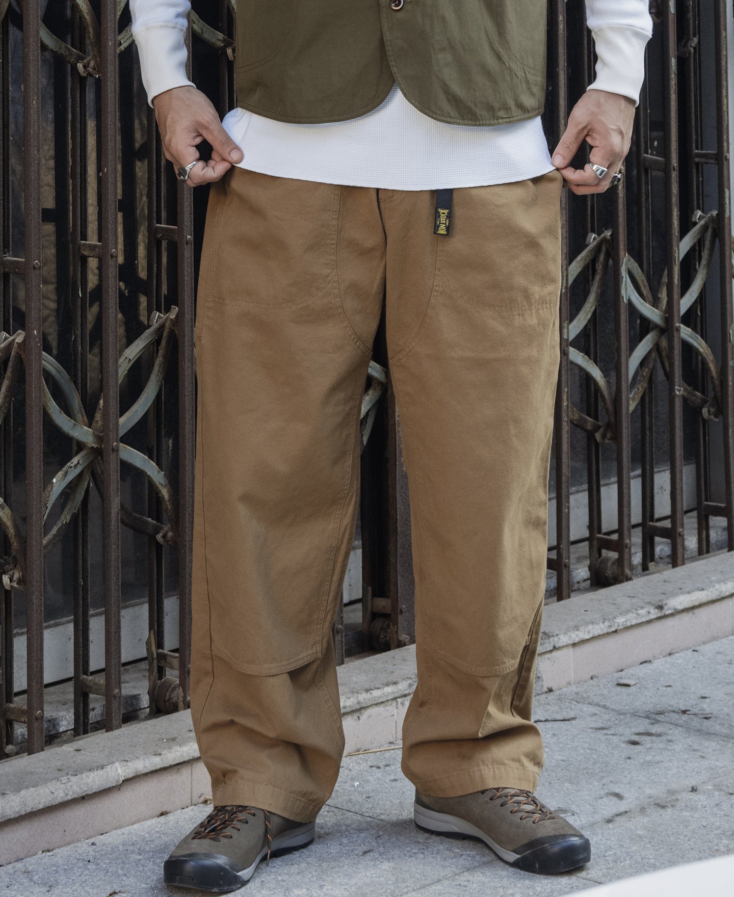 Pantalon d'escalade kaki en toile de coton avec ceinture élastique
