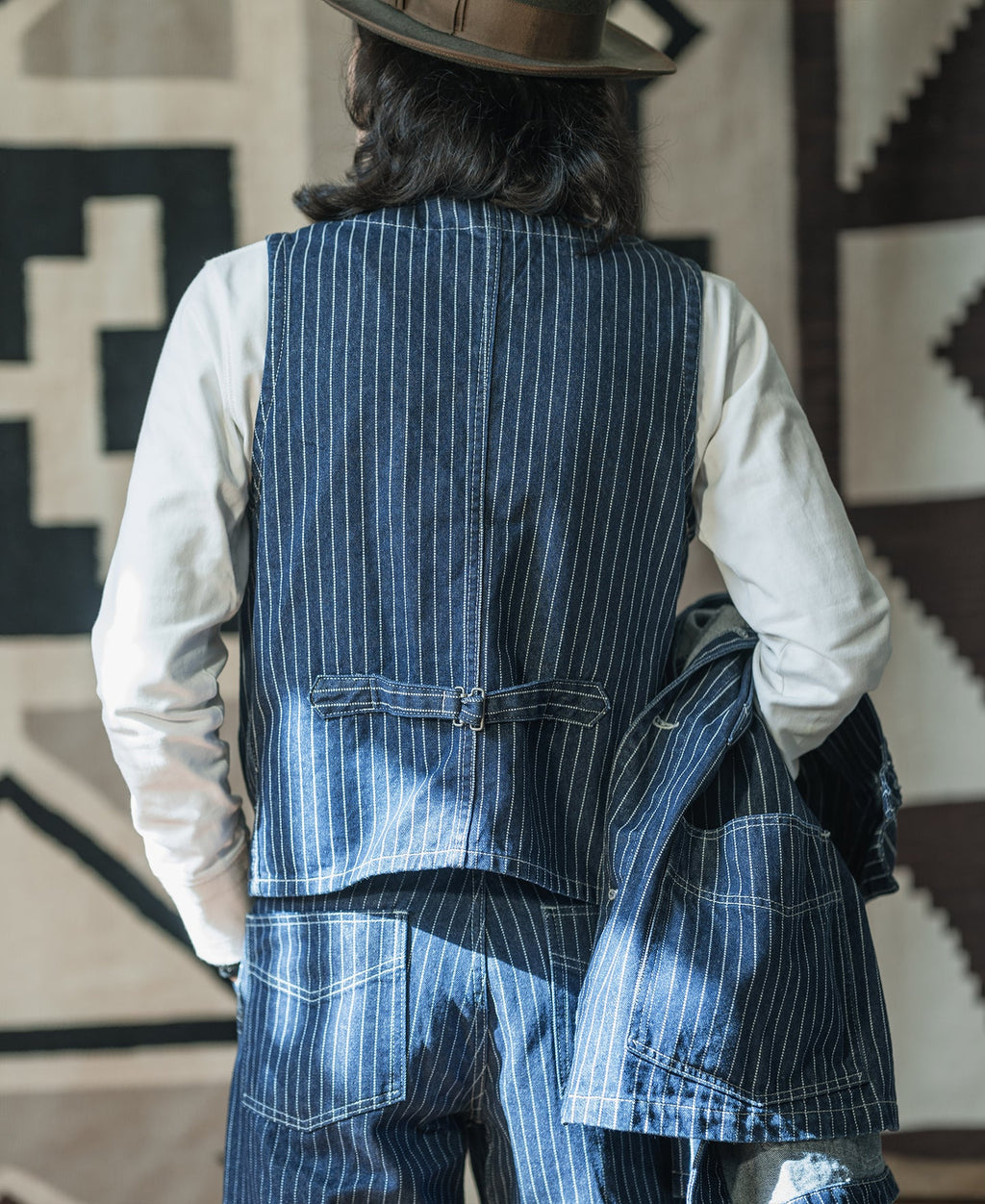 Gilet de travail sans manches à col en V, rayé indigo, avec poches multiples et fermeture boutonnée
