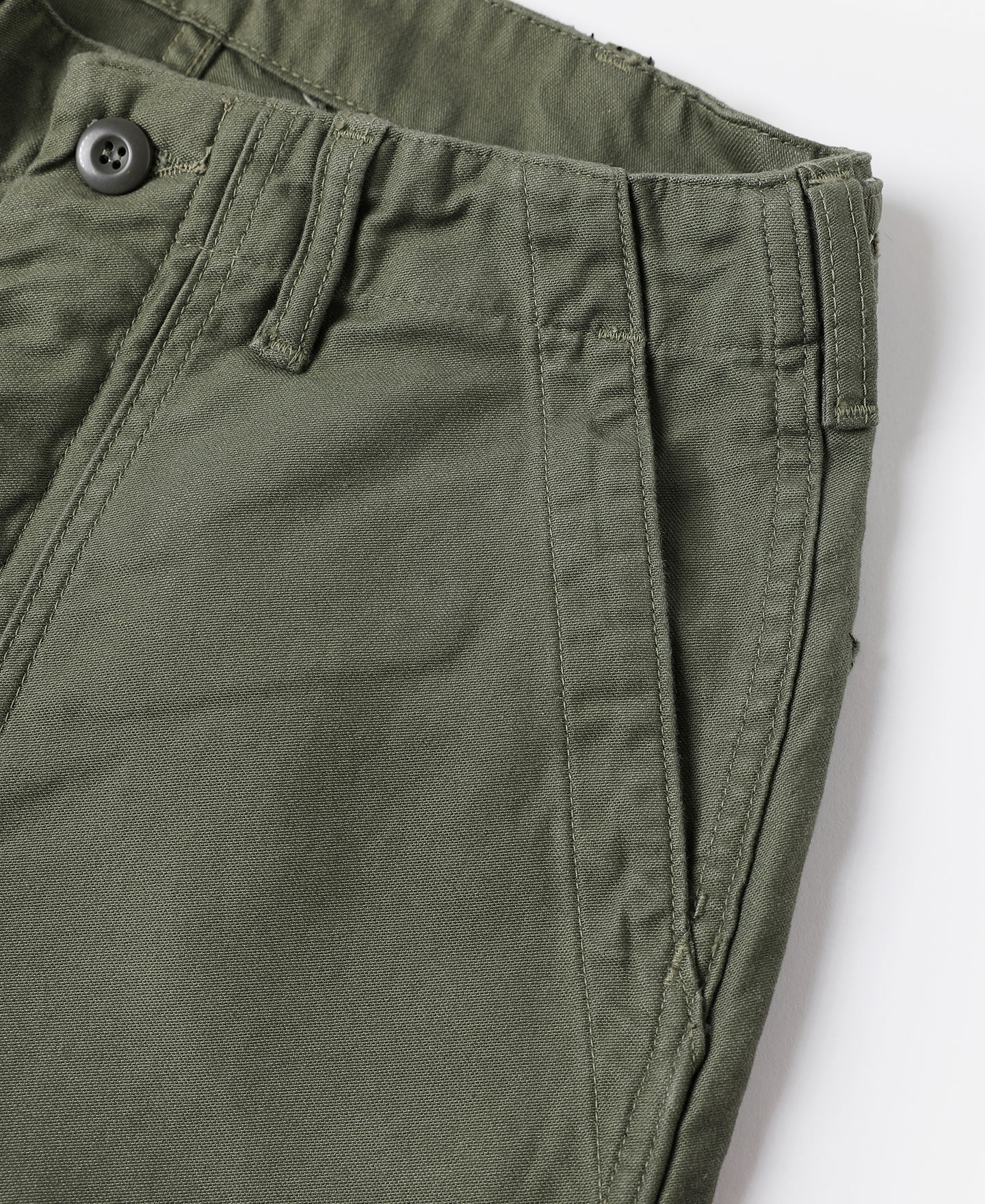 Pantalon treillis vert olive coupe décontractée taille haute jambe large