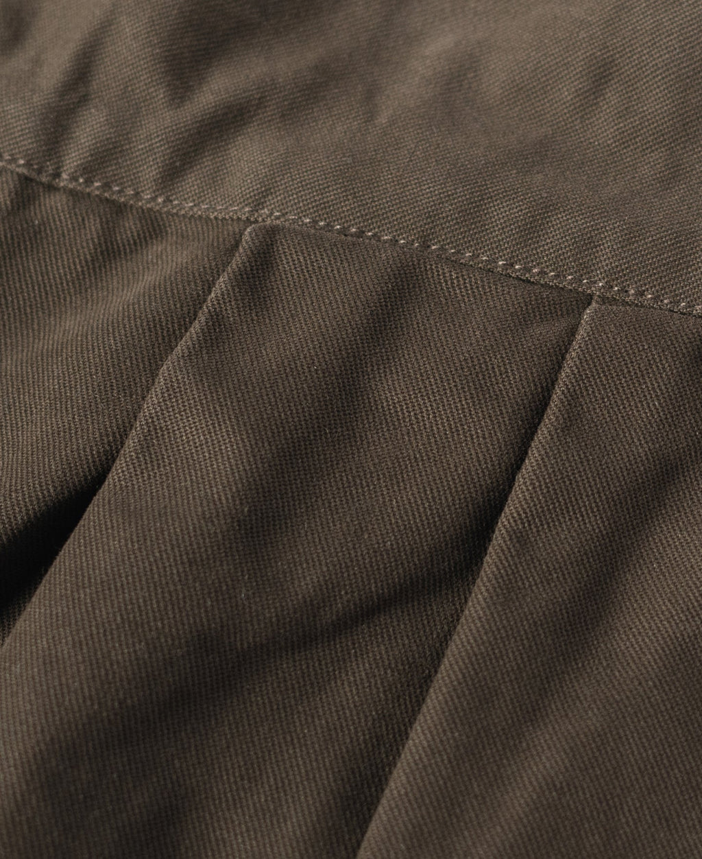 Pantalon cargo ample plissé marron style militaire vintage