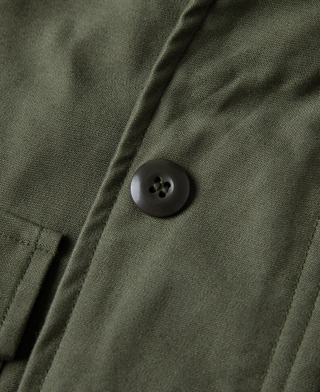 Veste militaire de terrain olive avec col montant et quatre poches