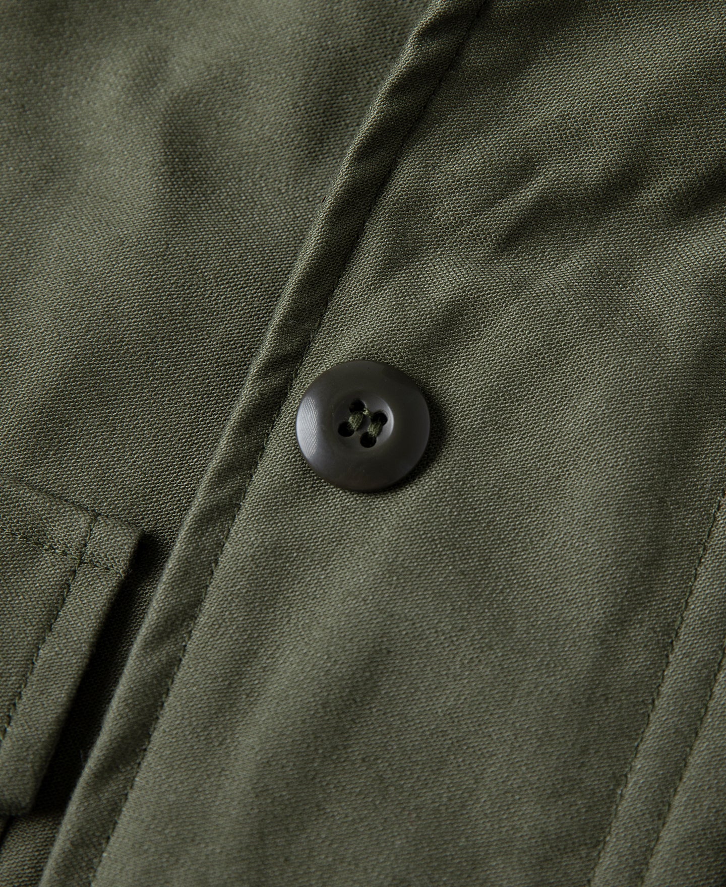 Veste militaire de terrain olive avec col montant et quatre poches