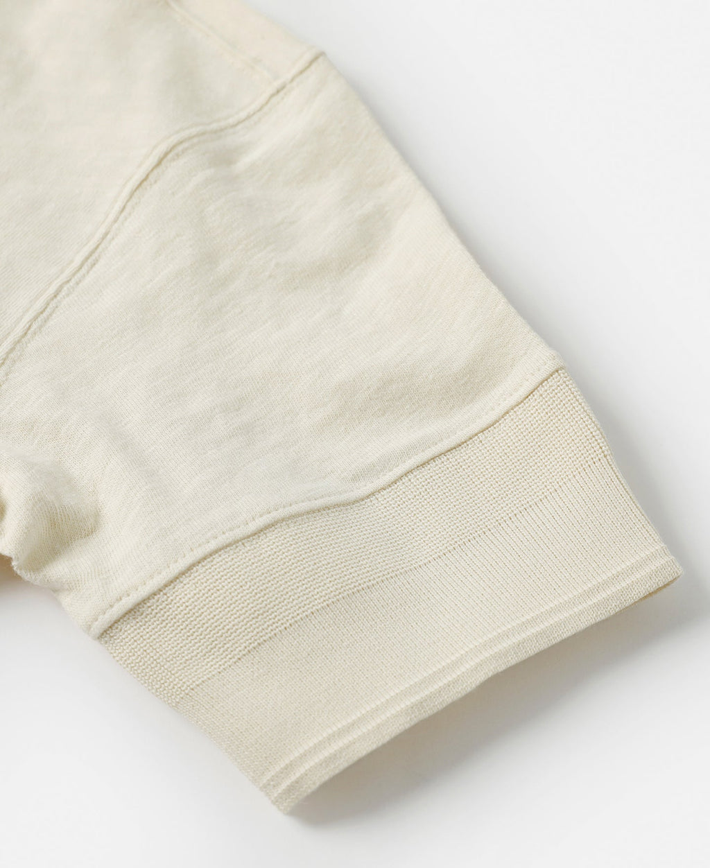 T-shirt Henley à manches courtes en coton flammé blanc cassé avec patte de boutonnage