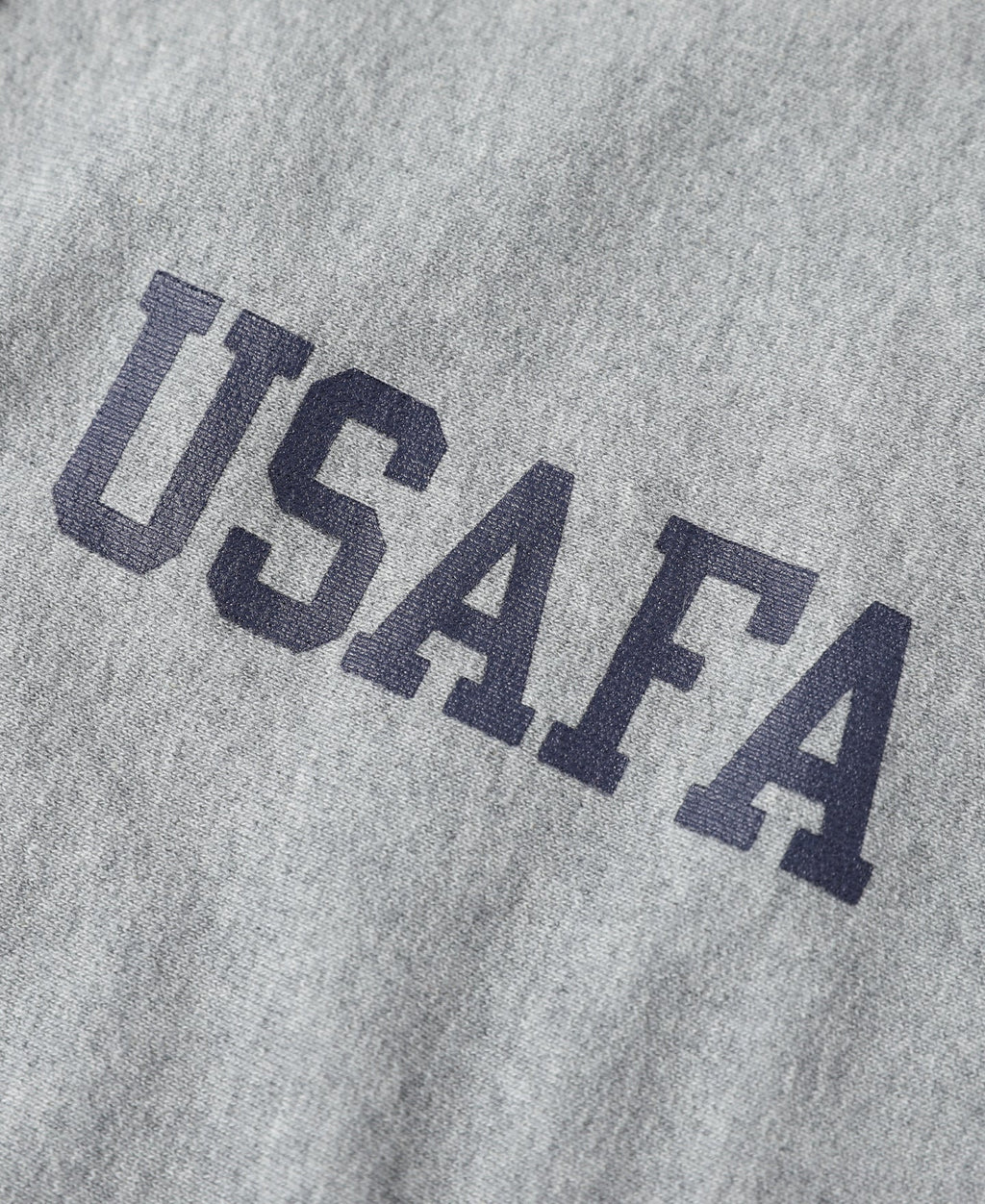 Sweat-shirt vintage demi-zip avec motif universitaire gris