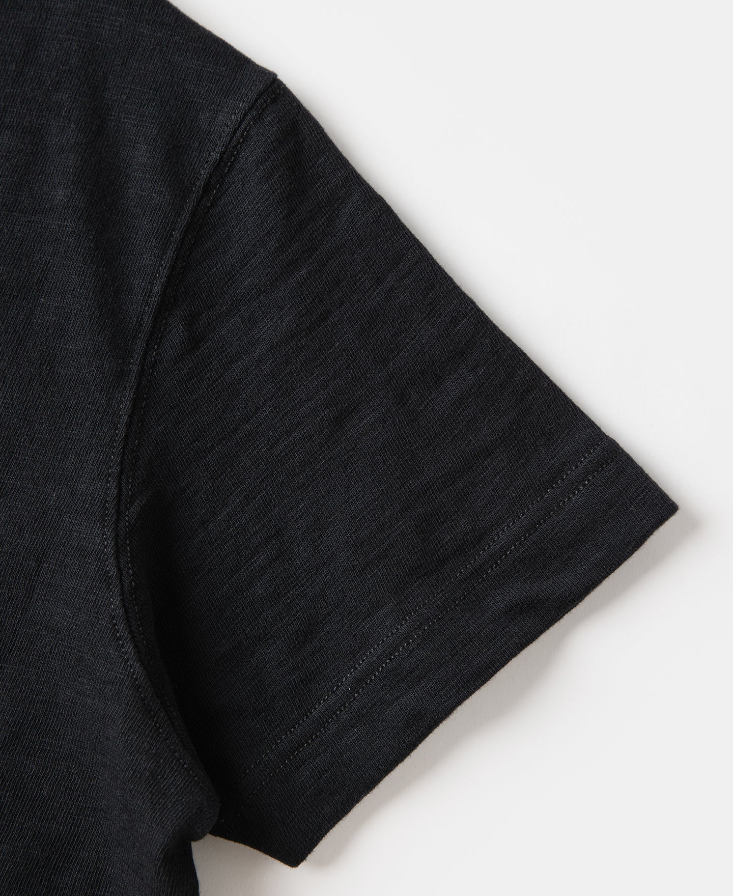 T-shirt tubulaire à col rond et manches courtes en coton noir épais