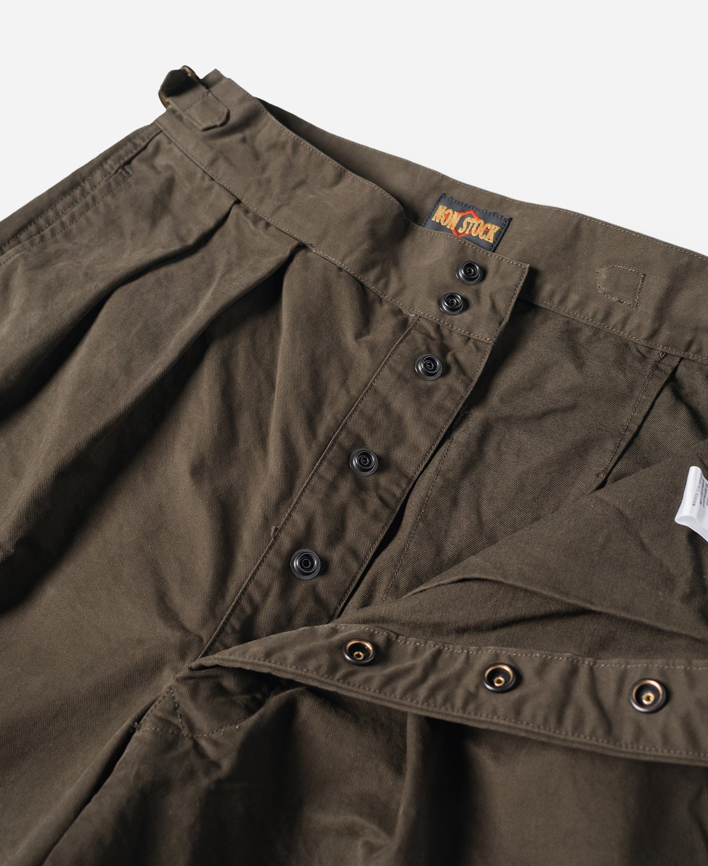 Pantalon cargo ample plissé marron style militaire vintage