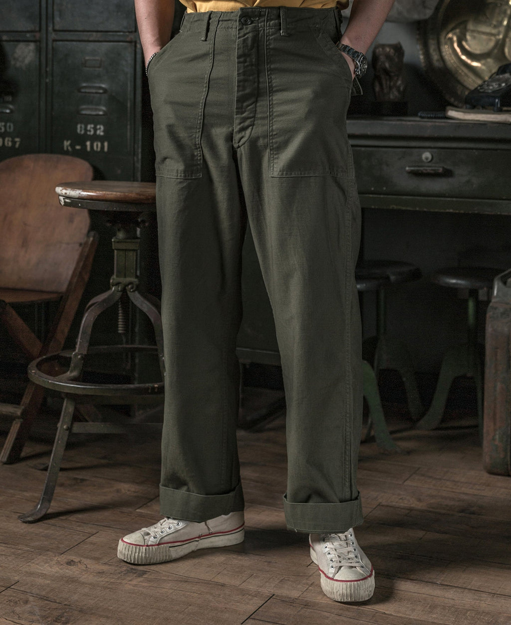 Pantalon treillis vert olive coupe décontractée taille haute jambe large