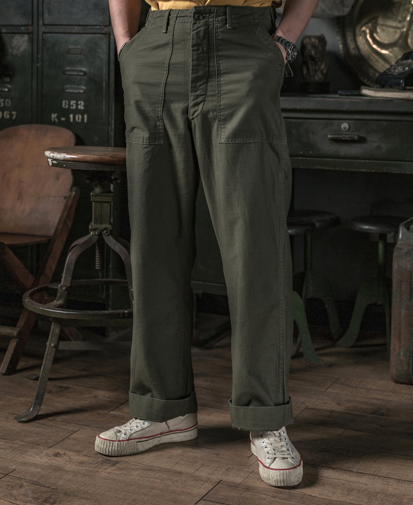 Pantalon treillis vert olive coupe décontractée taille haute jambe large