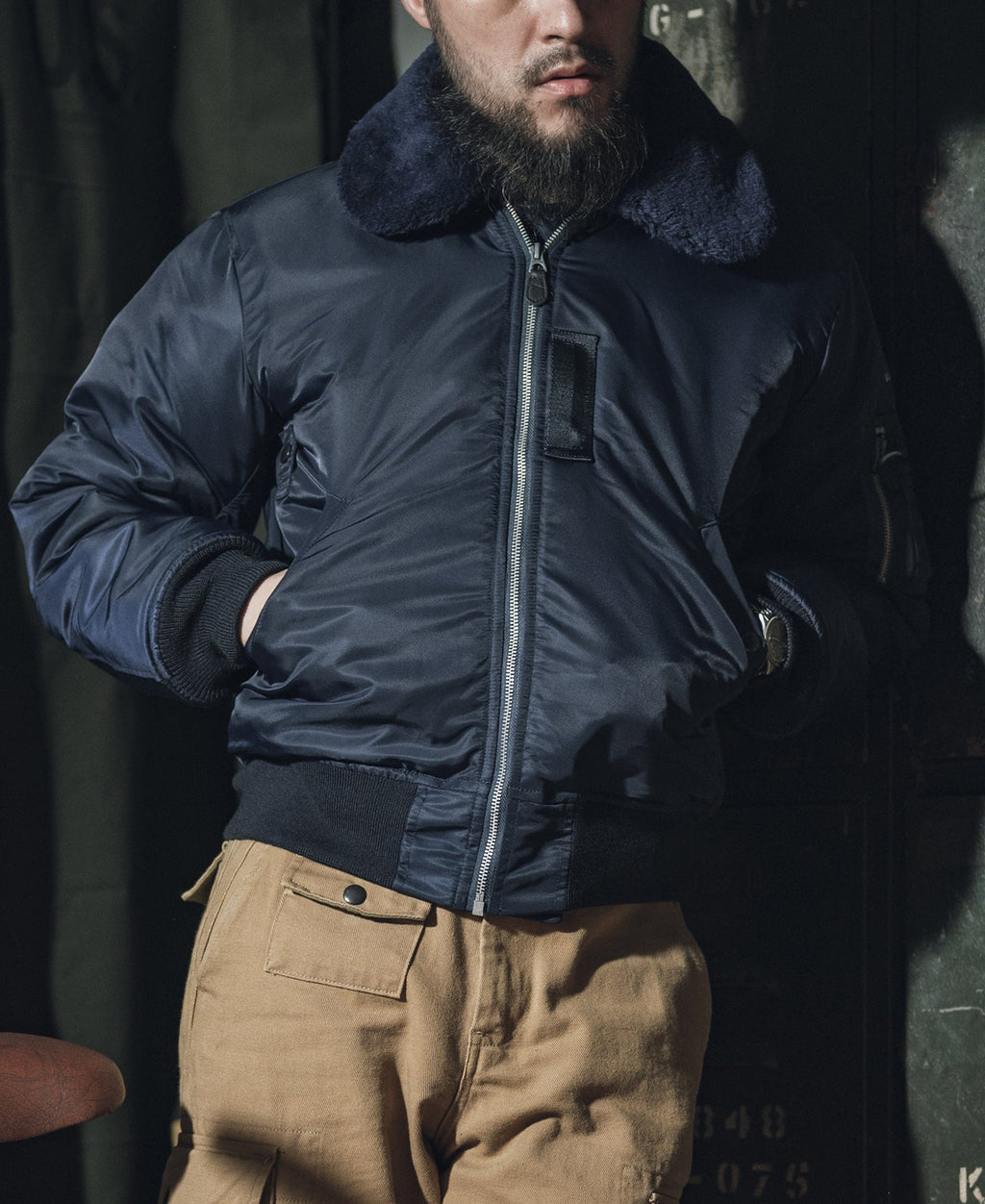 Blouson aviateur militaire vintage bleu marine avec col Sherpa